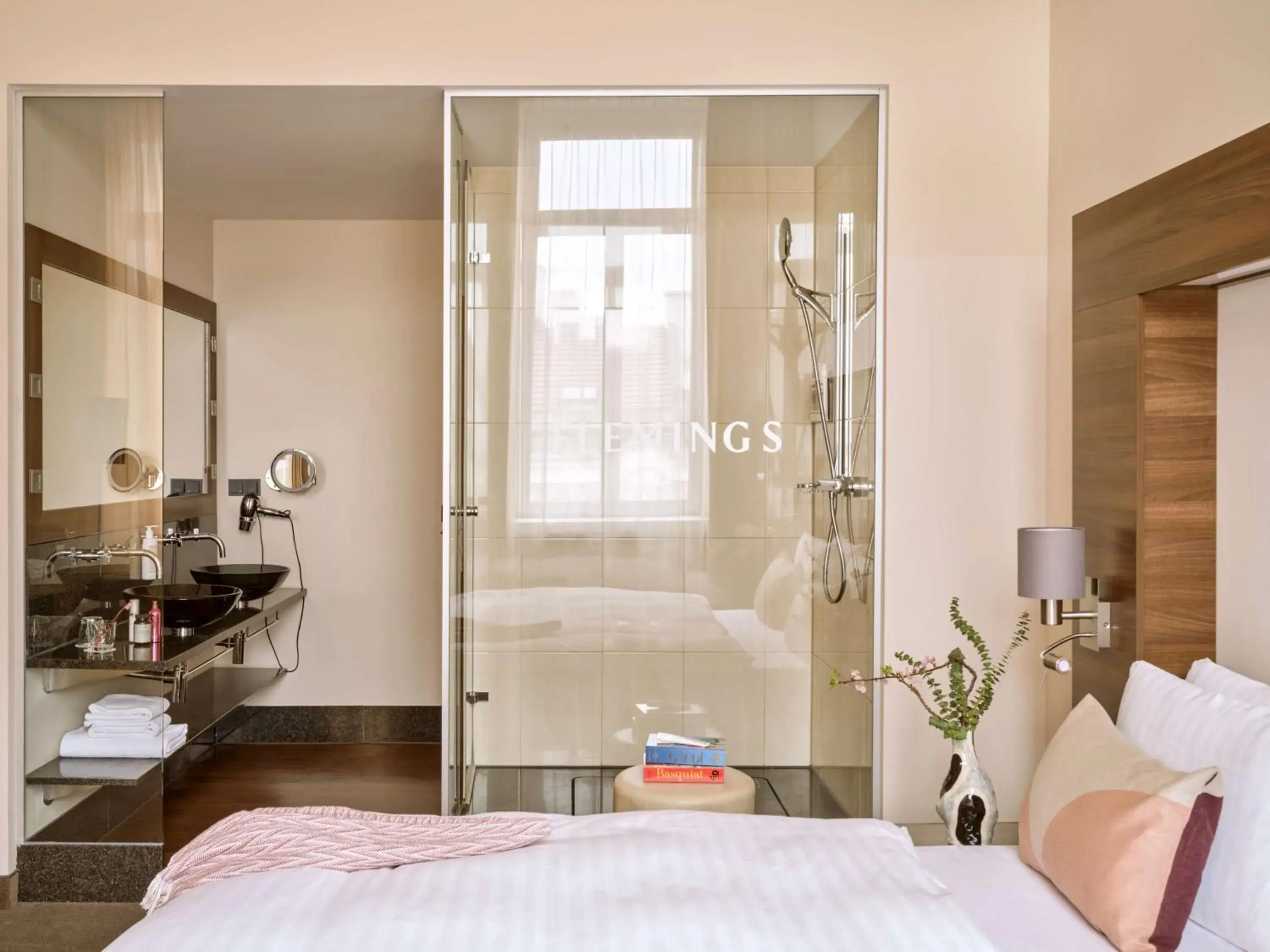 Superior Double Room in Flemings Selection Hotel Wien-City Superior Double Room in Flemings Selection Hotel Wien-City