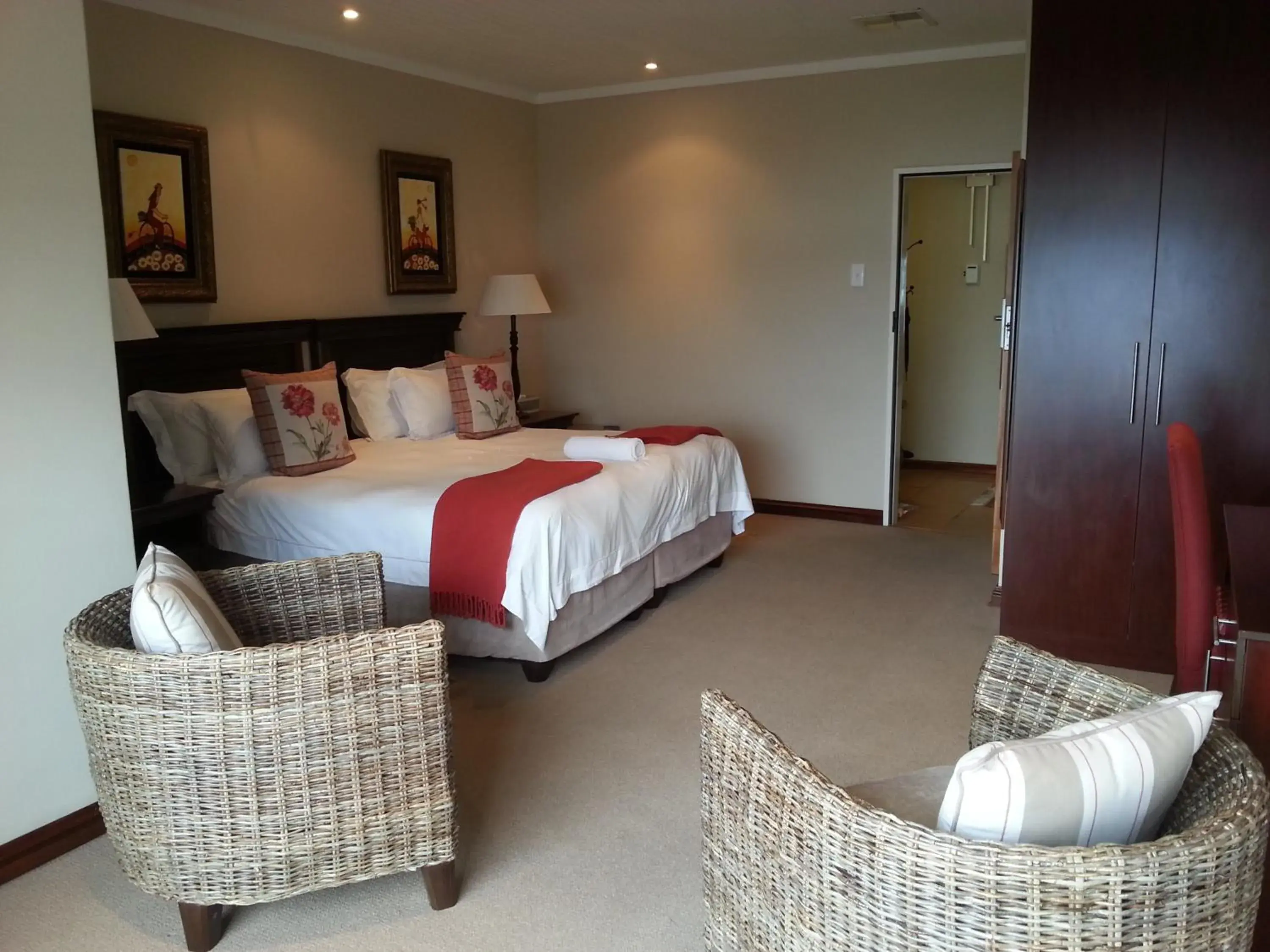 Deluxe Double or Twin Room with Balcony - single occupancy in Stirling Manor Boutique Guest House Deluxe Double or Twin Room with Balcony - single occupancy in Stirling Manor Boutique Guest House