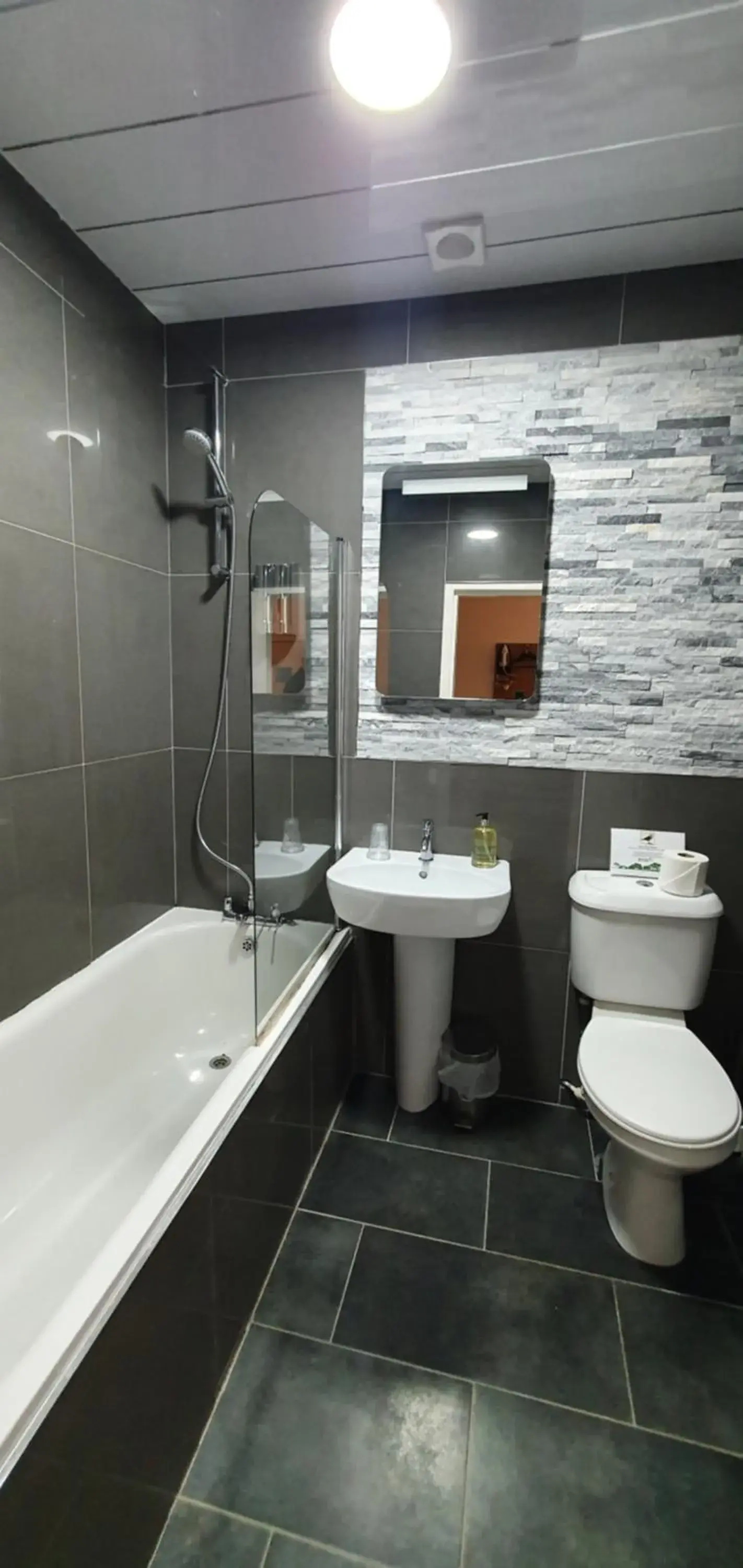 Double Room in The Grey Gull Hotel Double Room in The Grey Gull Hotel