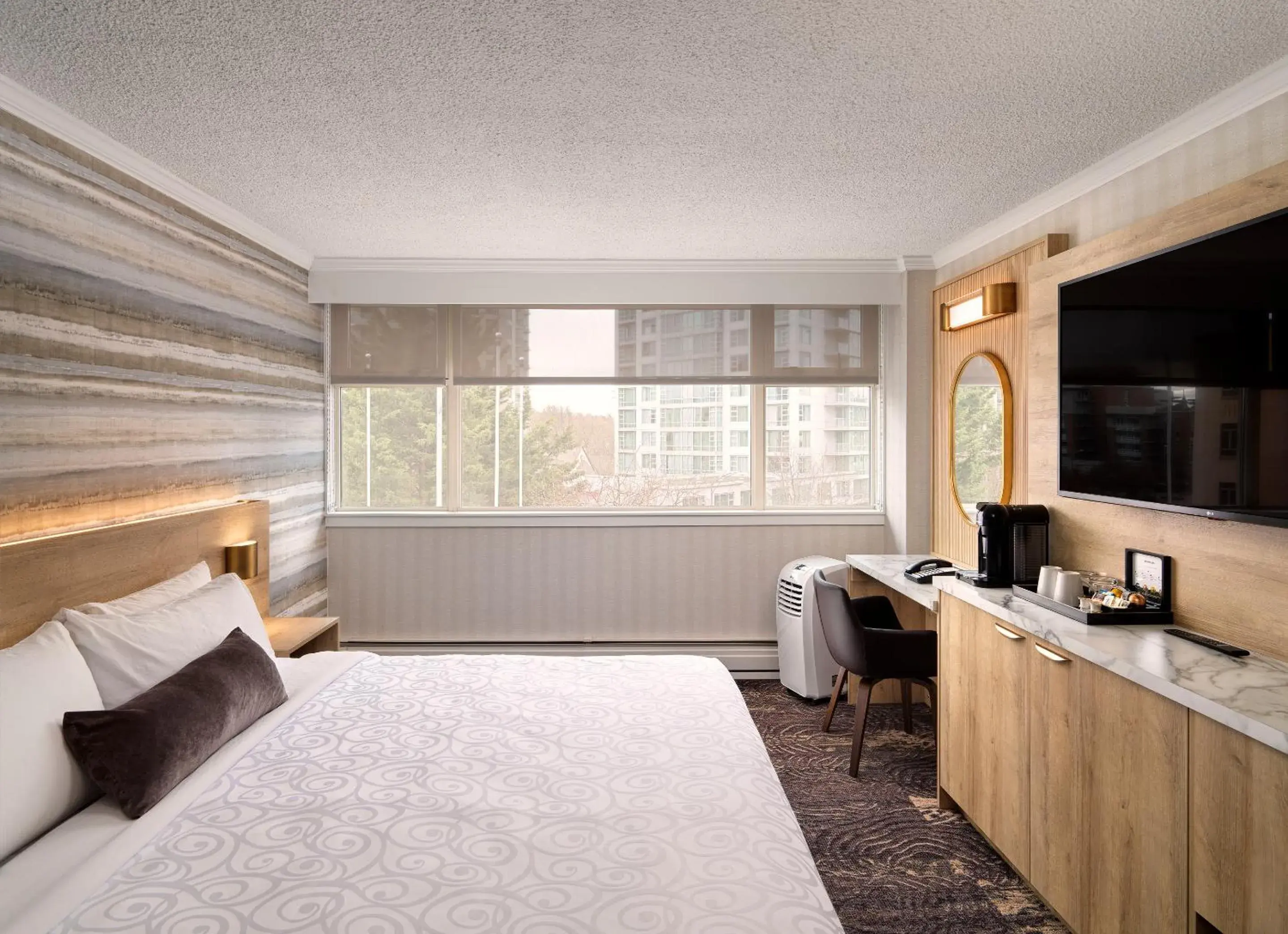 Standard Room in Chateau Victoria Hotel & Suites Standard Room in Chateau Victoria Hotel & Suites