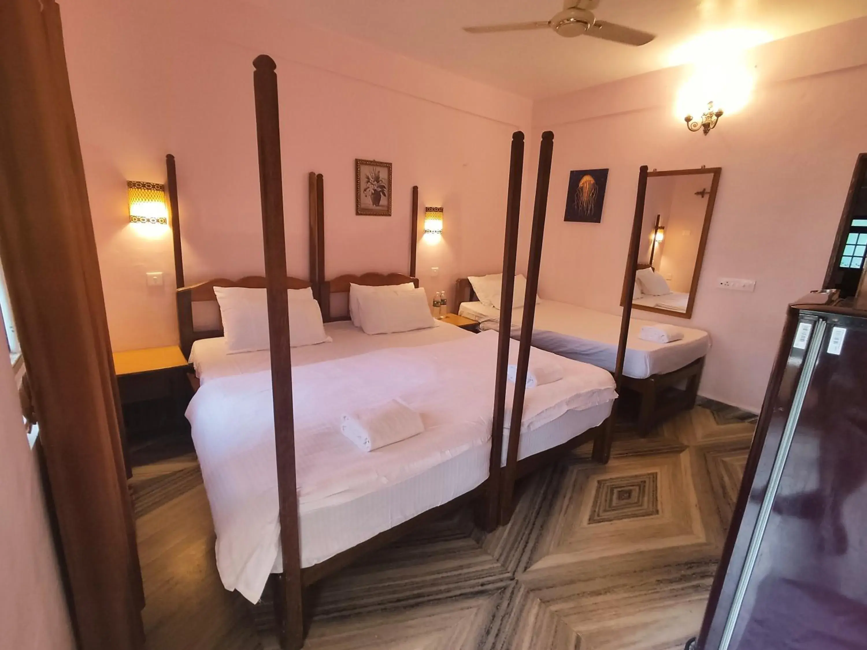 Triple Room with Balcony in Maria Paulo Guest House Bar and Restaurant Triple Room with Balcony in Maria Paulo Guest House Bar and Restaurant