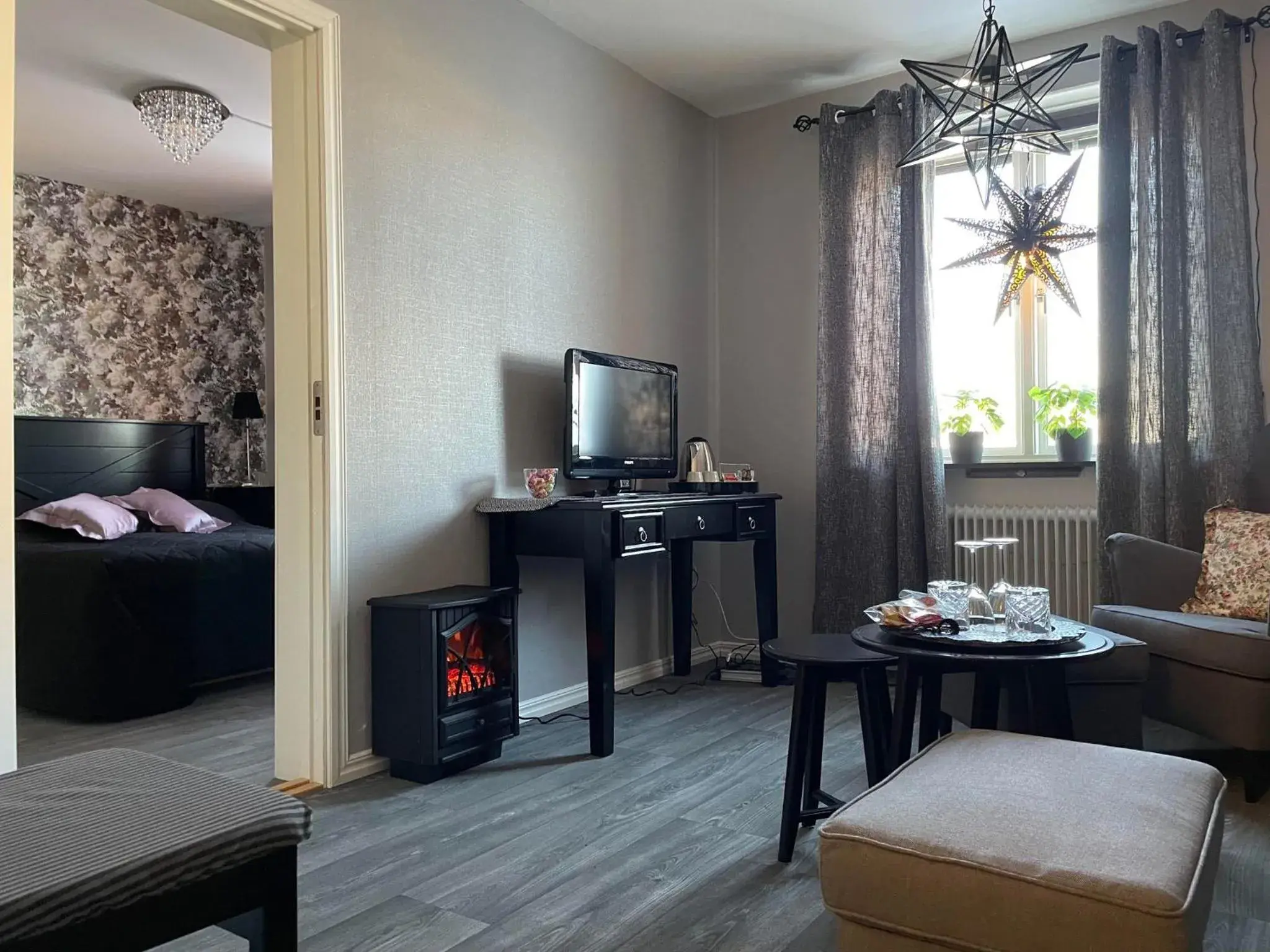 Junior Suite - single occupancy in Brålanda Hotell och Vandrarhem Junior Suite - single occupancy in Brålanda Hotell och Vandrarhem