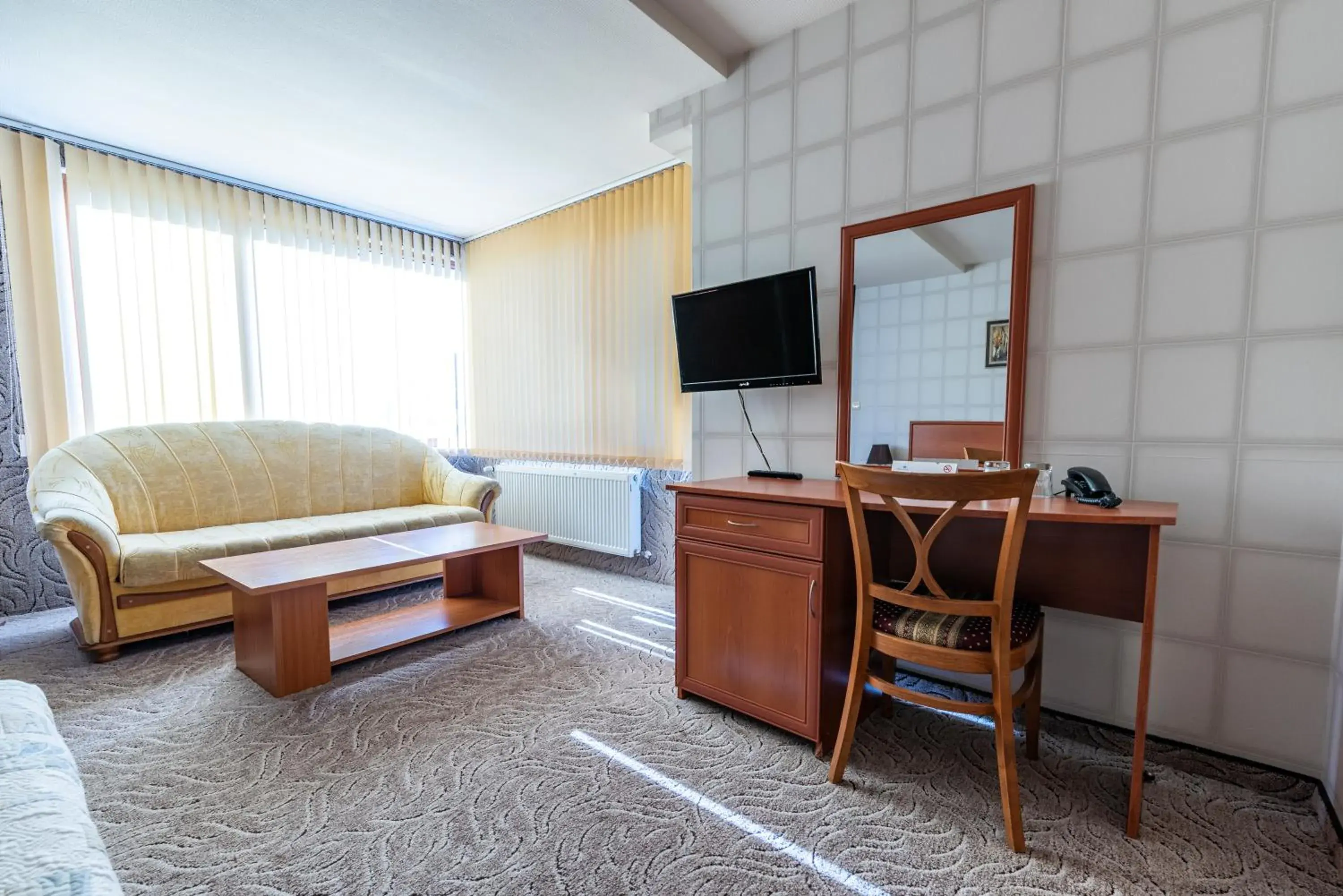 Double Room with Lake View - single occupancy in Семеен хотел Кристал Double Room with Lake View - single occupancy in Семеен хотел Кристал