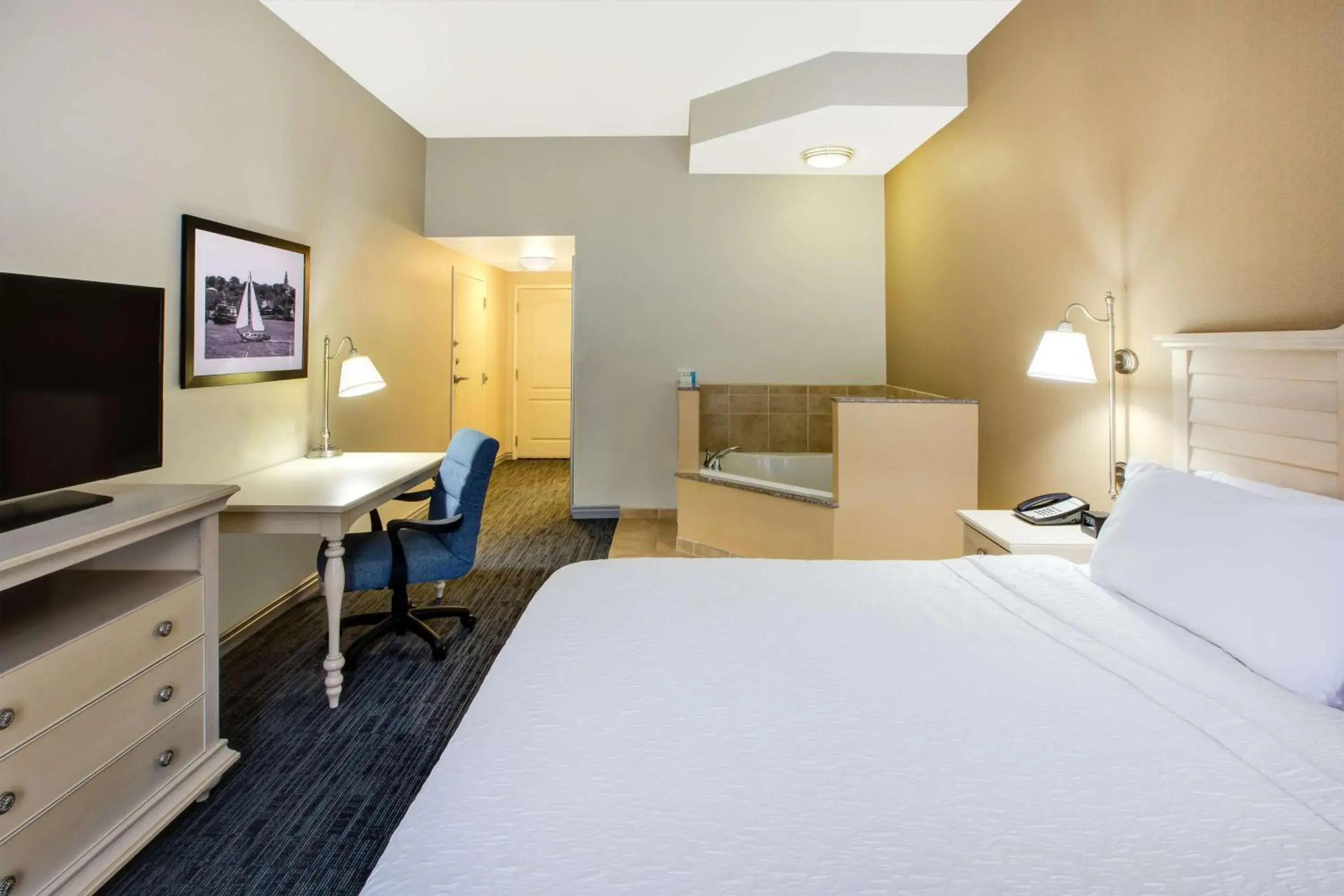 King Studio Suite with Whirlpool - Non-Smoking in Hampton Inn & Suites - Cape Cod / West Yarmouth King Studio Suite with Whirlpool - Non-Smoking in Hampton Inn & Suites - Cape Cod / West Yarmouth