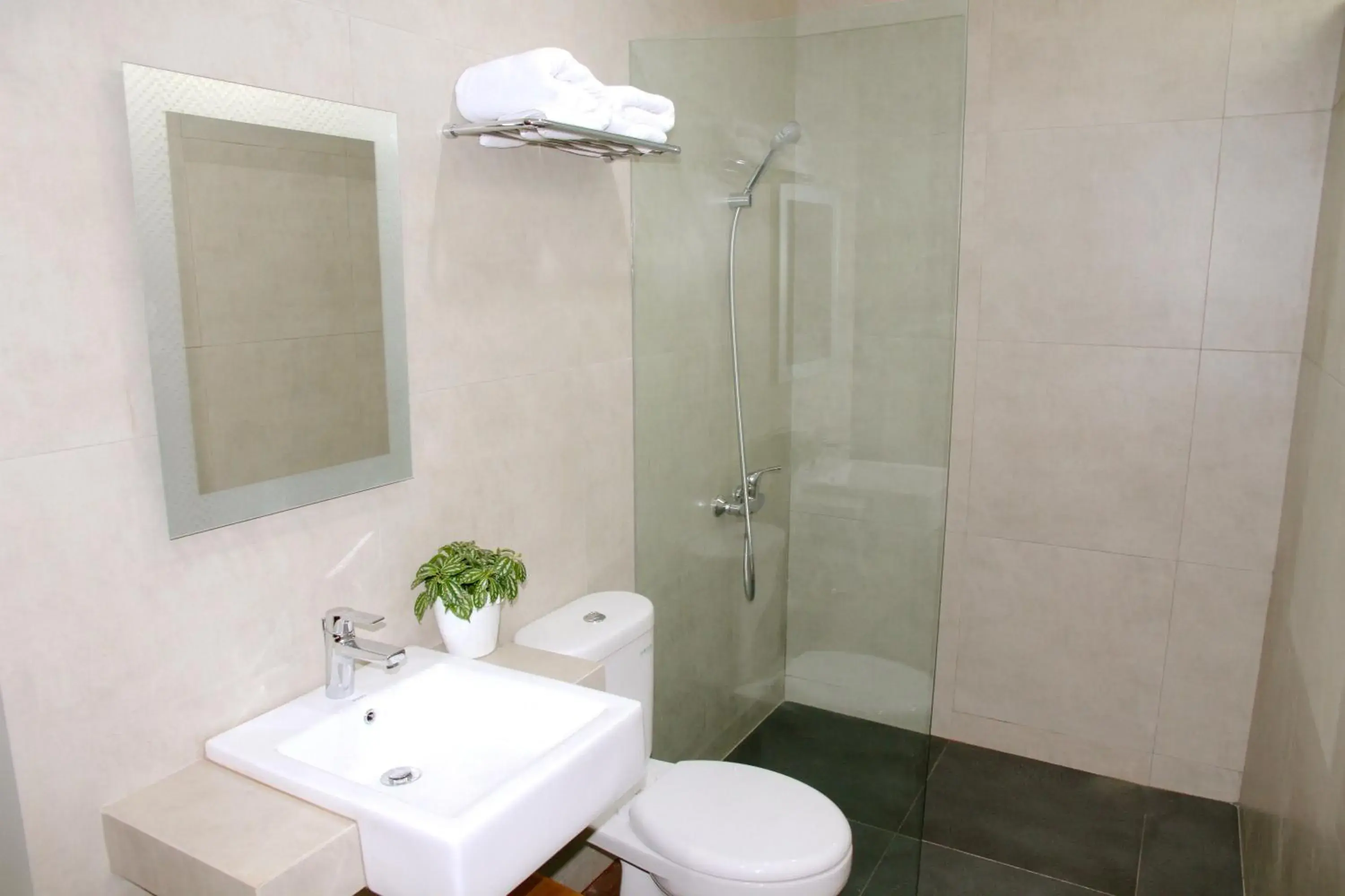 Budget Double Room in Ampera Avenue Residence Budget Double Room in Ampera Avenue Residence