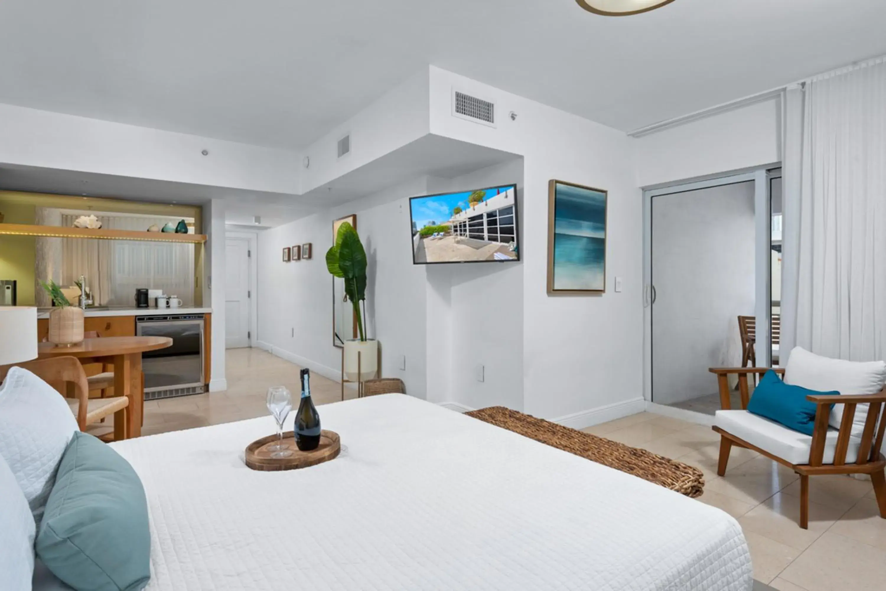 King Studio with Balcony in Bentley Hotel South Beach King Studio with Balcony in Bentley Hotel South Beach