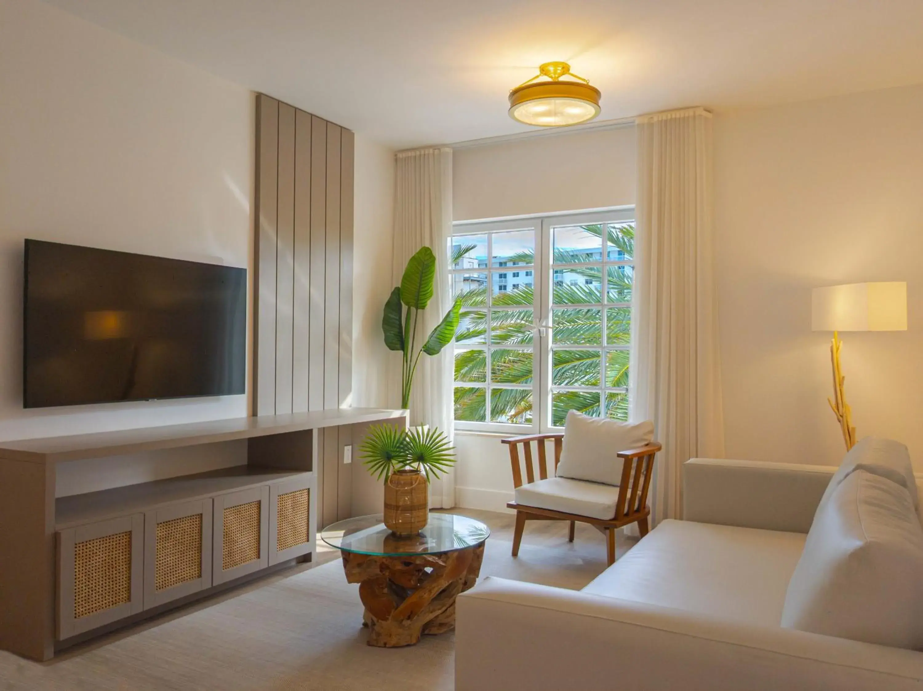 King One Bedroom in Bentley Hotel South Beach King One Bedroom in Bentley Hotel South Beach