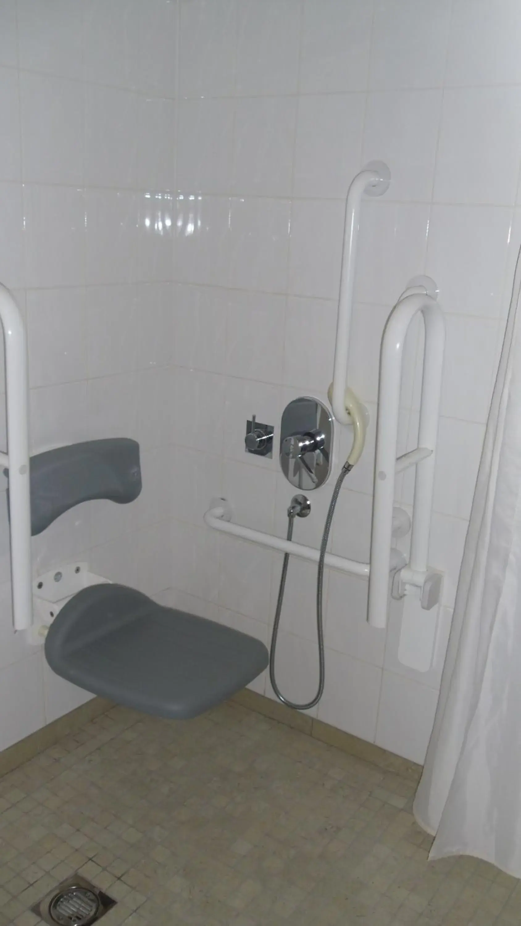 King Room with Roll-In Shower - Disability Access in Eyesleepover King Room with Roll-In Shower - Disability Access in Eyesleepover