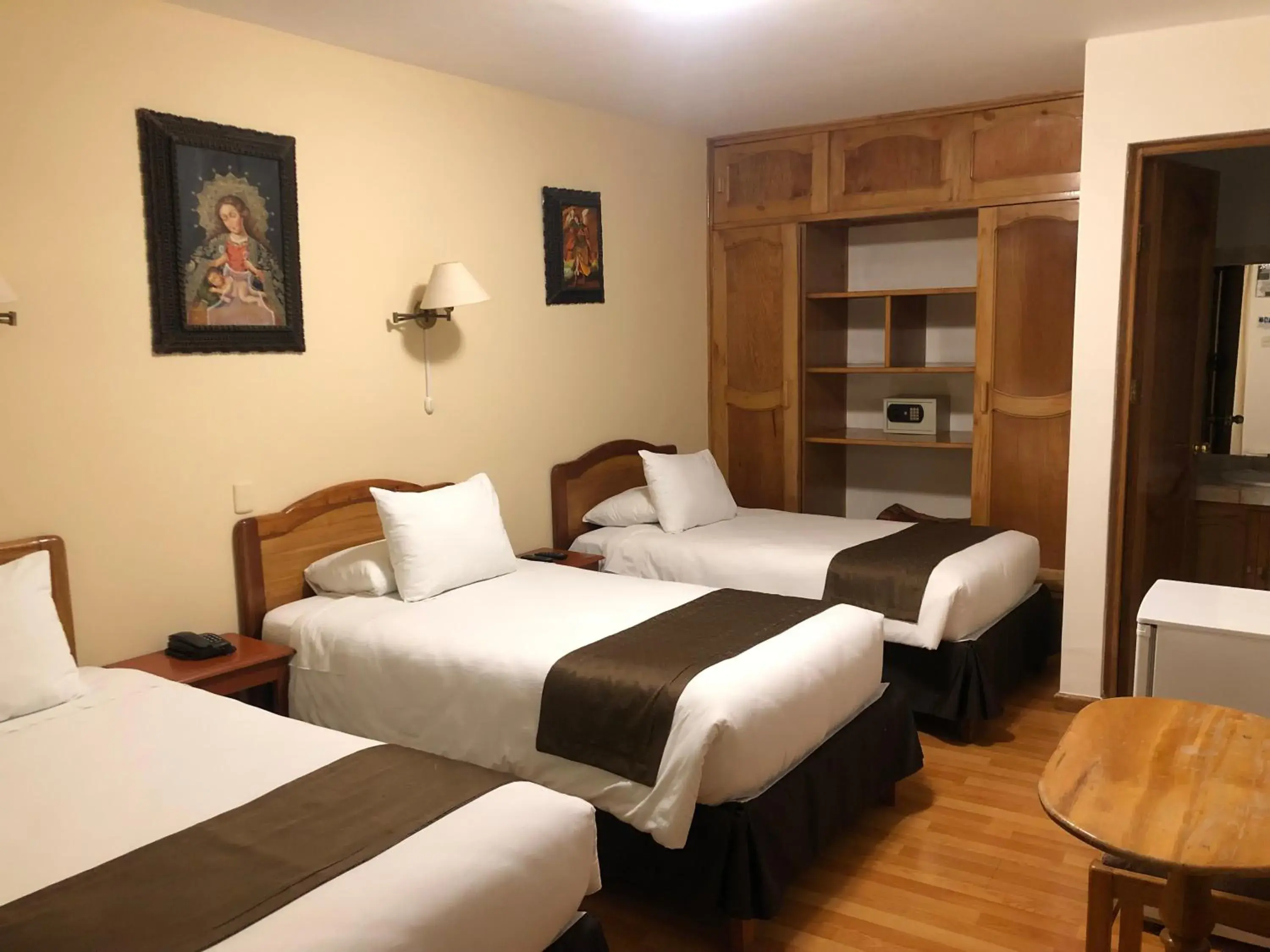 Quadruple Room - single occupancy in Awki´s Dream Hotel Quadruple Room - single occupancy in Awki´s Dream Hotel