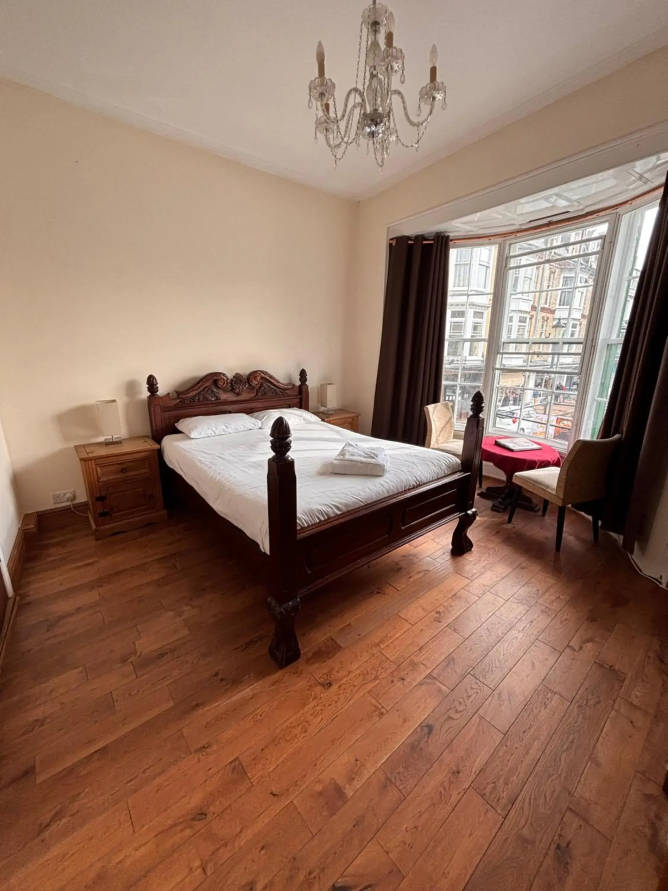 King Room with Four Poster Bed and Sea View in Royal Britannia Hotel King Room with Four Poster Bed and Sea View in Royal Britannia Hotel