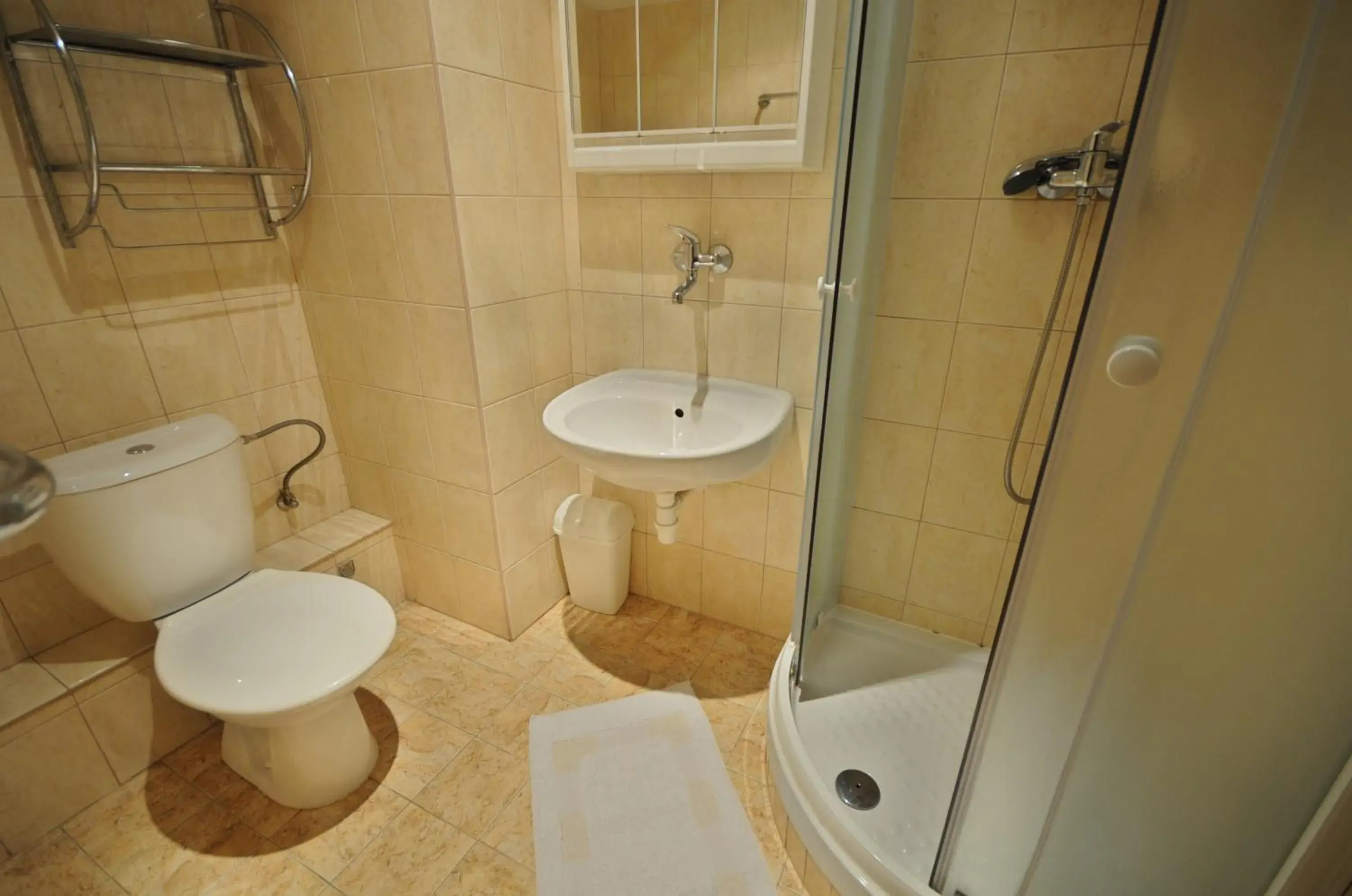 Triple Room in Hotel Bohemians Triple Room in Hotel Bohemians