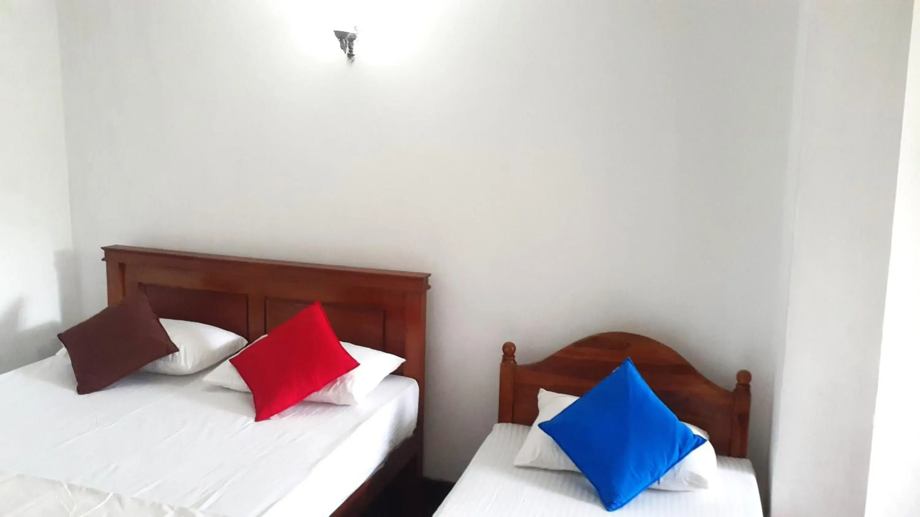 Family Room with Garden View in Kandy Mountain Cottage Family Room with Garden View in Kandy Mountain Cottage