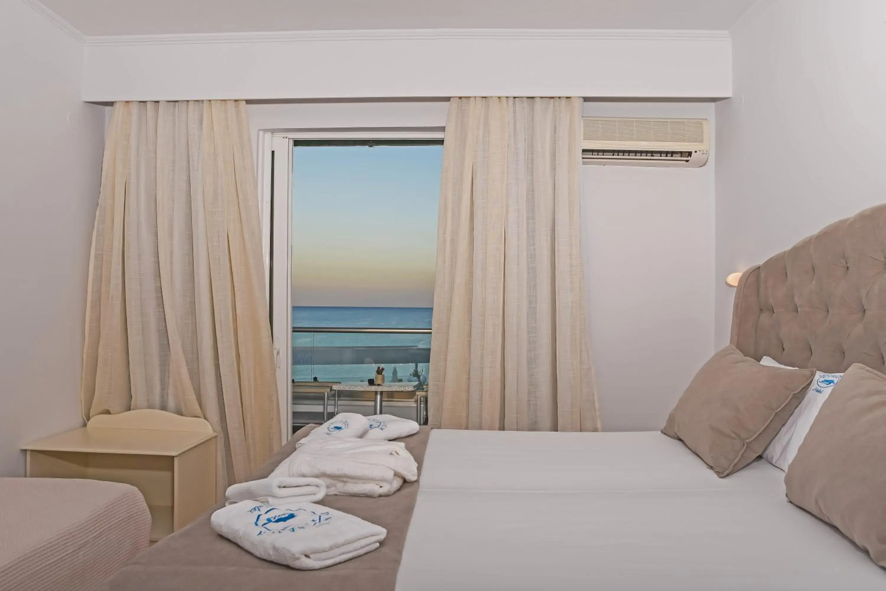 Deluxe Triple Room with Sea View in Denise Beach Hotel Deluxe Triple Room with Sea View in Denise Beach Hotel