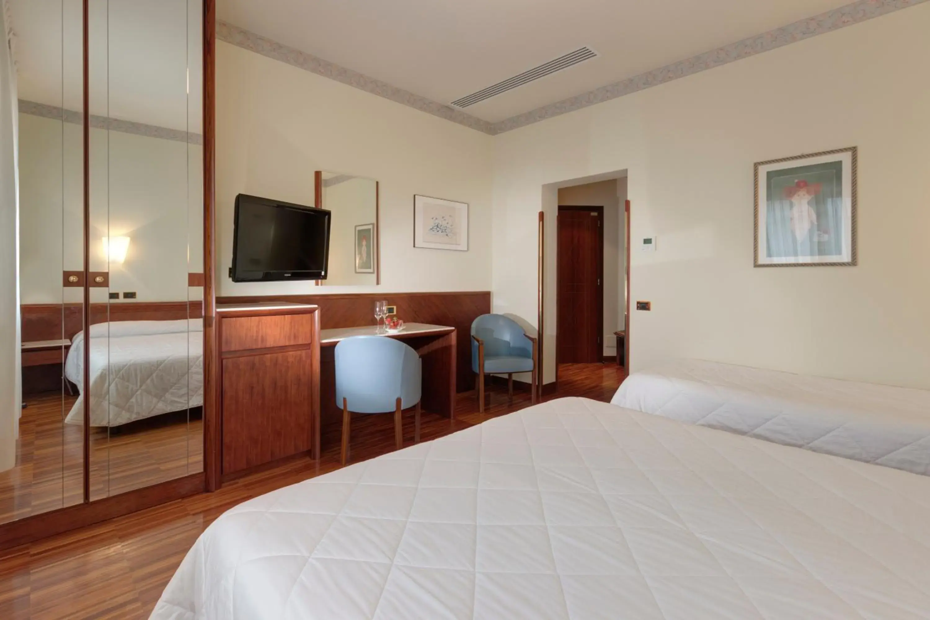 Triple Room in Palace Hotel Triple Room in Palace Hotel