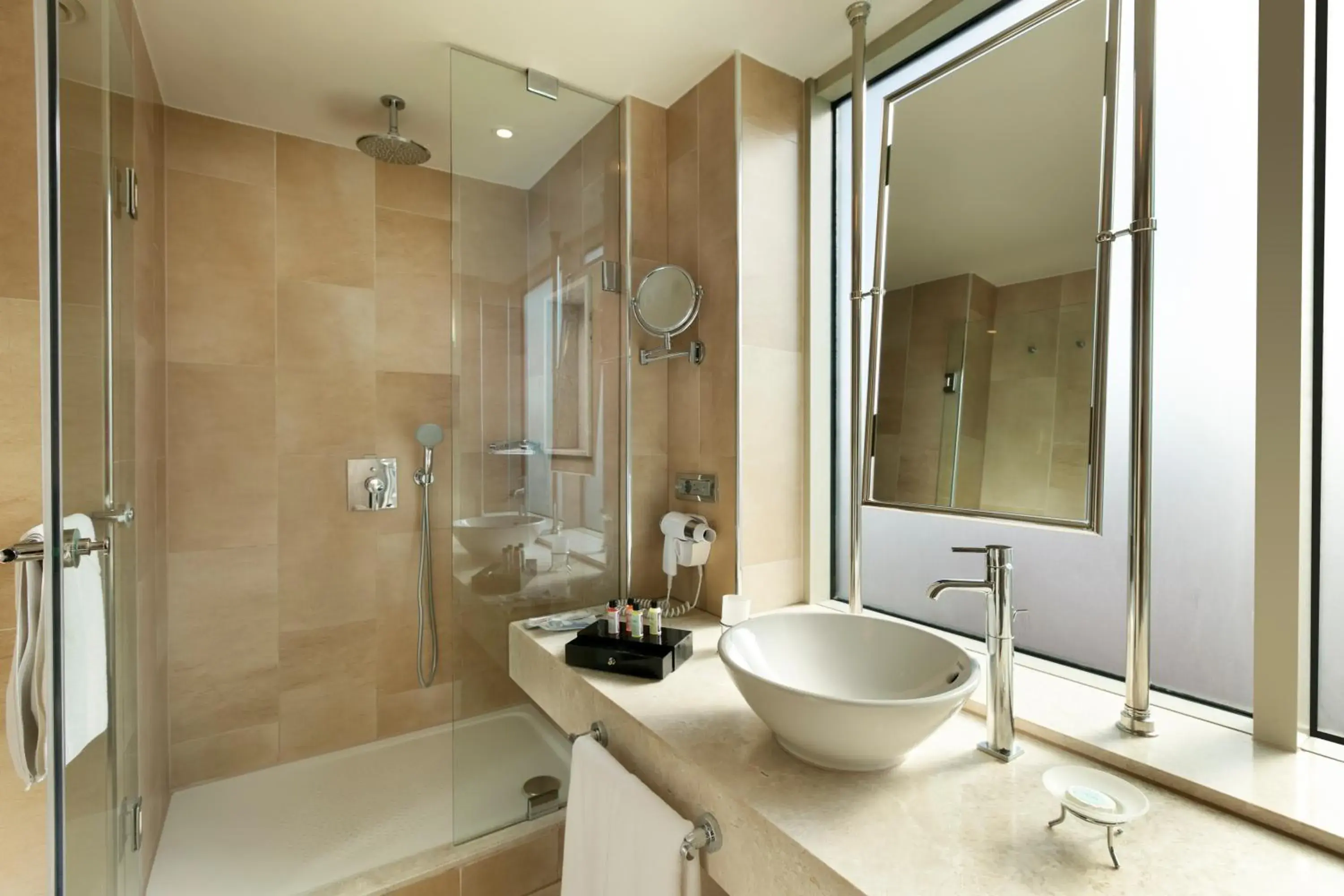 Superior Double or Twin Room with Sea View in Titanic Port Bakirkoy Superior Double or Twin Room with Sea View in Titanic Port Bakirkoy