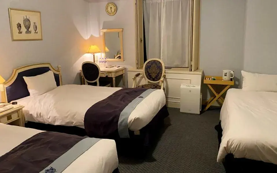 Donau Classic Triple Room - Non-Smoking in Hotel Monterey Osaka Donau Classic Triple Room - Non-Smoking in Hotel Monterey Osaka