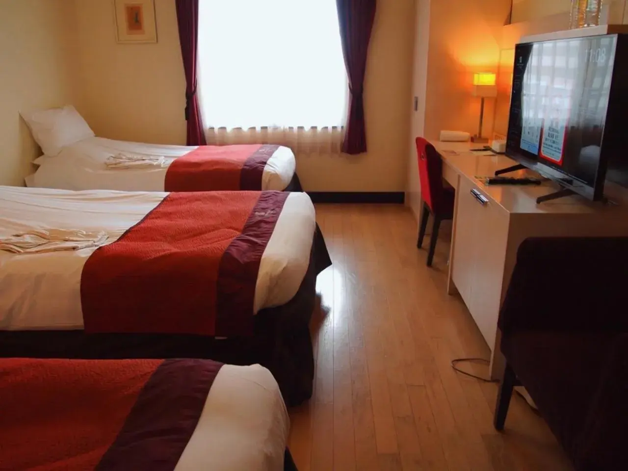 Triple Room - Non-Smoking in Hotel Monterey La Soeur Osaka Triple Room - Non-Smoking in Hotel Monterey La Soeur Osaka