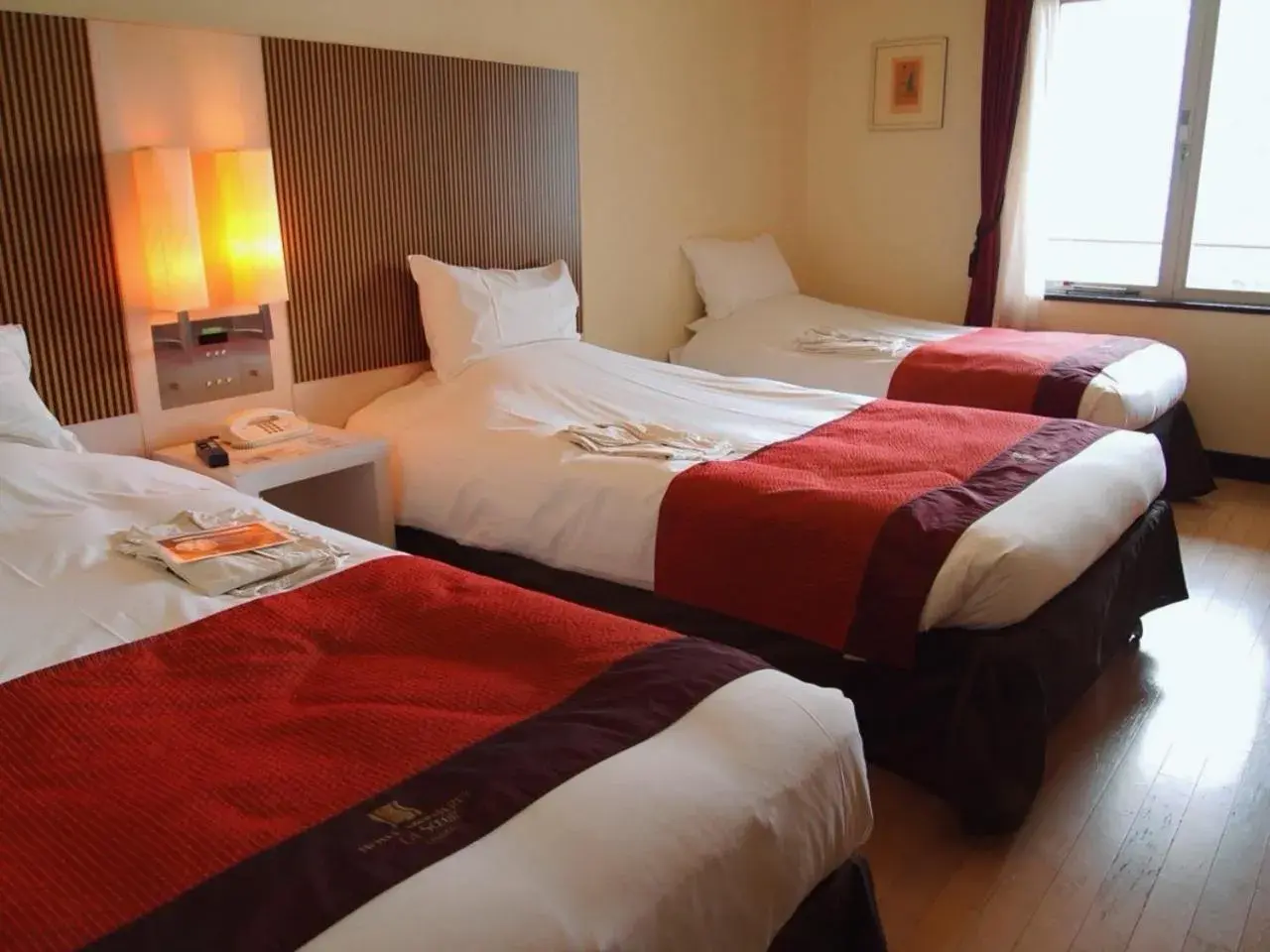 Triple Room - Non-Smoking in Hotel Monterey La Soeur Osaka Triple Room - Non-Smoking in Hotel Monterey La Soeur Osaka