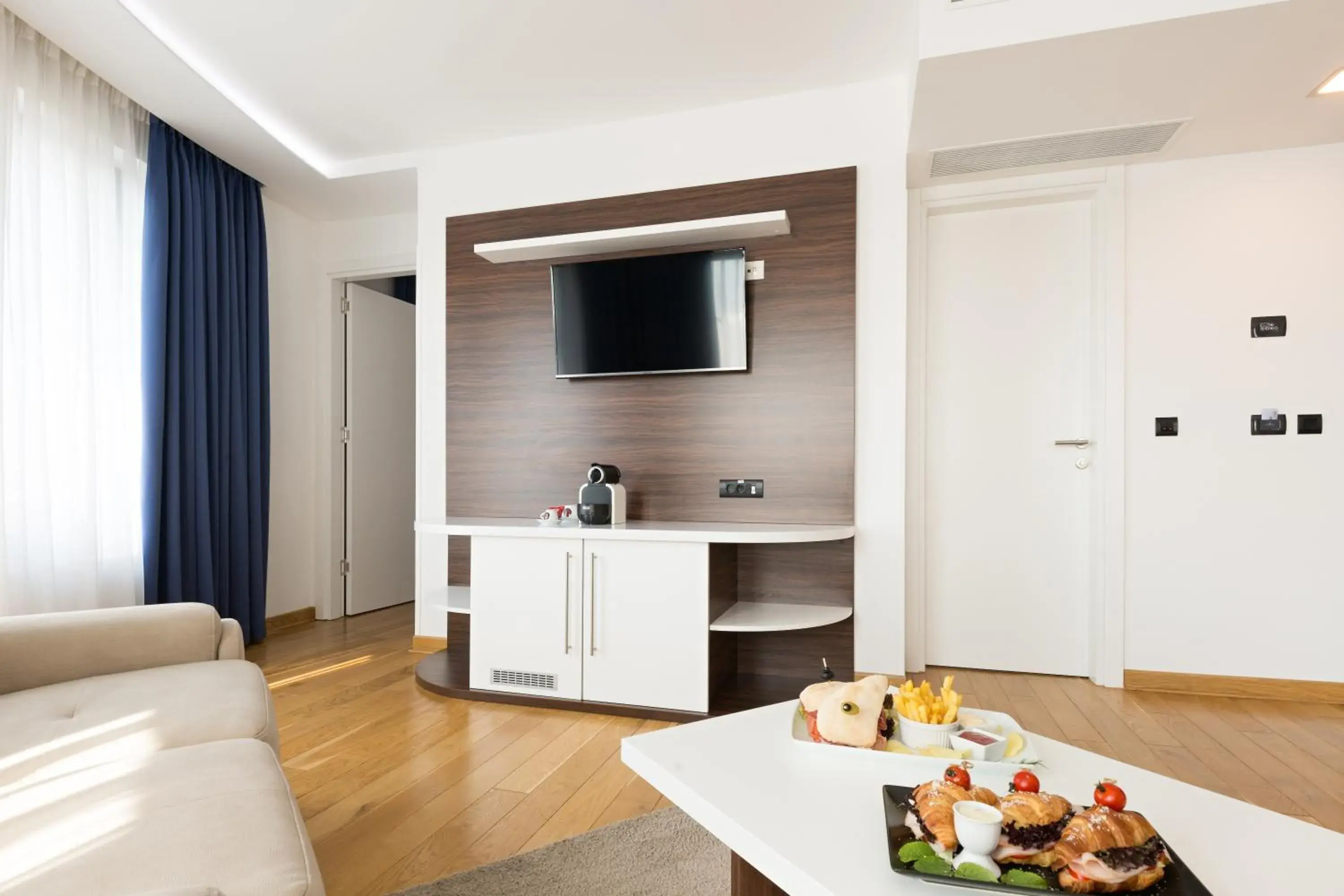 Family Suite with Free Parking in Abba Hotel Family Suite with Free Parking in Abba Hotel