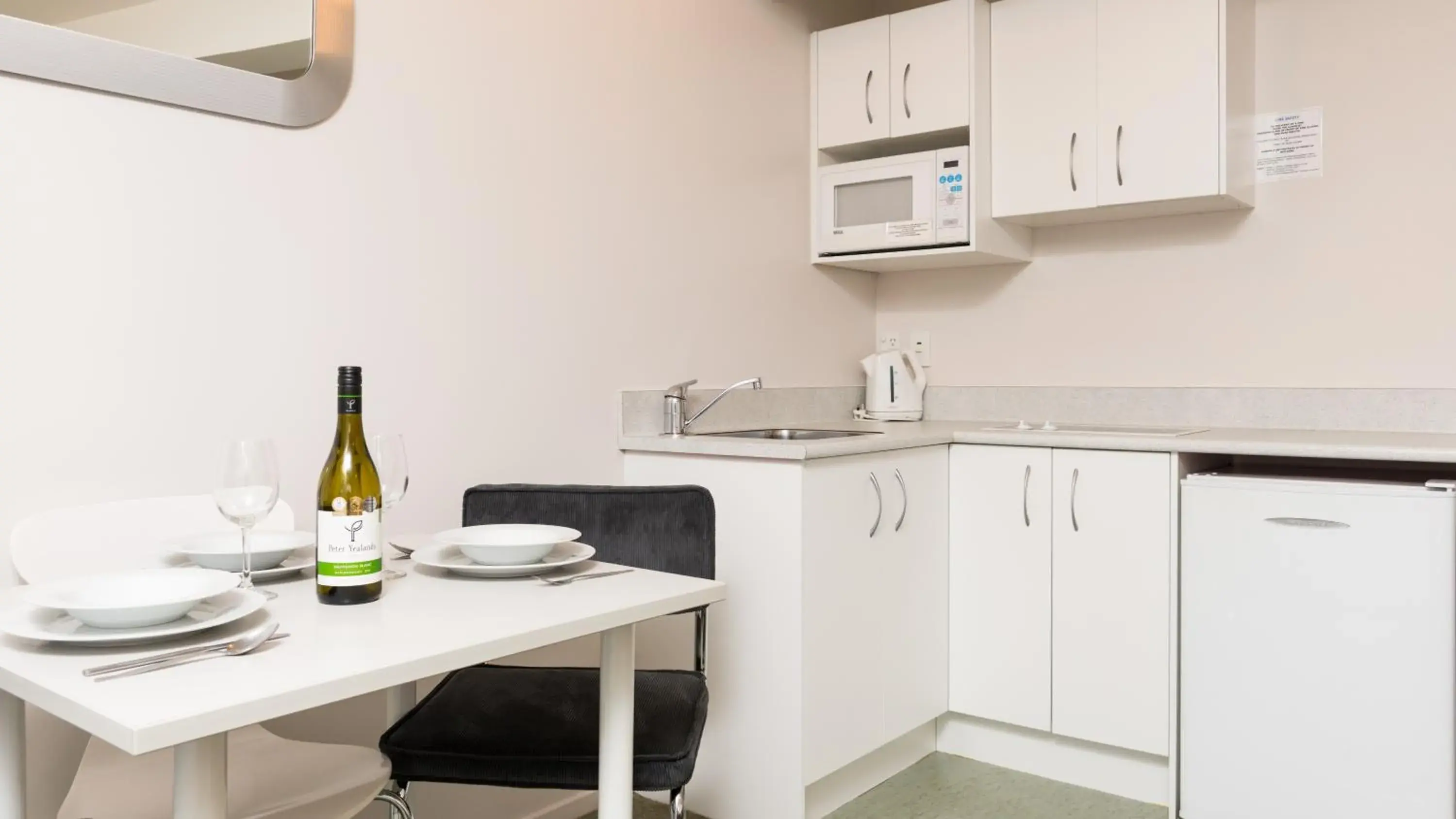 Family One-Bedroom Apartment in Outrigger Motel Family One-Bedroom Apartment in Outrigger Motel