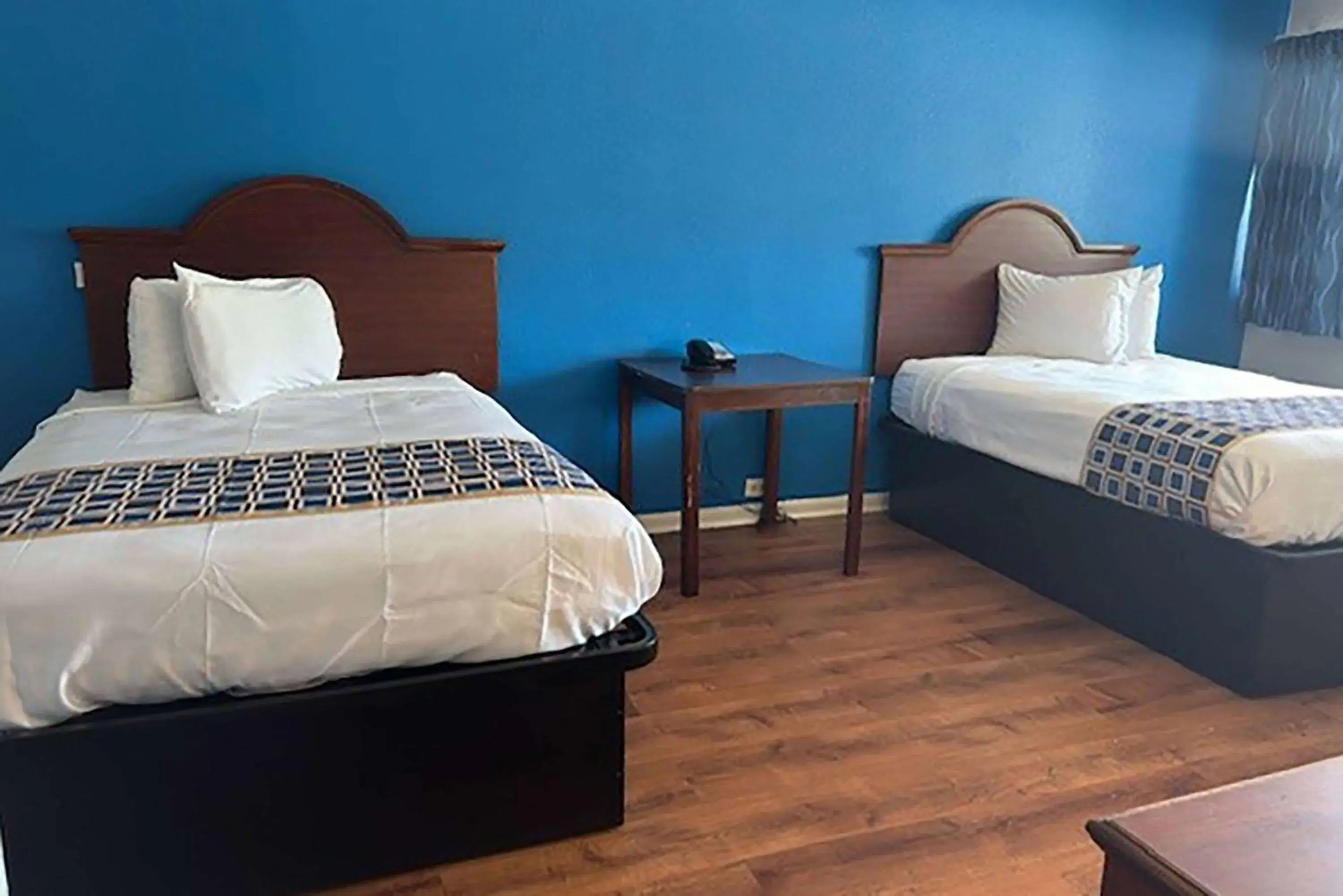 Double Room with Two Double Beds - Non-Smoking in Riverwalk Inn and Suites Portsmouth Double Room with Two Double Beds - Non-Smoking in Riverwalk Inn and Suites Portsmouth