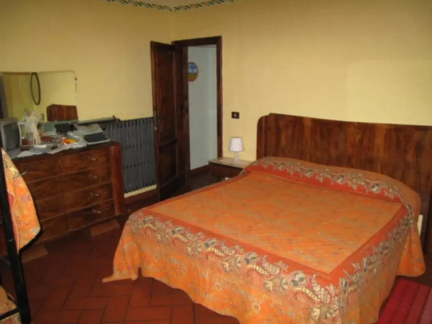 Double or Twin Room with Private External Bathroom in B&B e Locazioni Turistiche Antico Borgo Toscano Double or Twin Room with Private External Bathroom in B&B e Locazioni Turistiche Antico Borgo Toscano