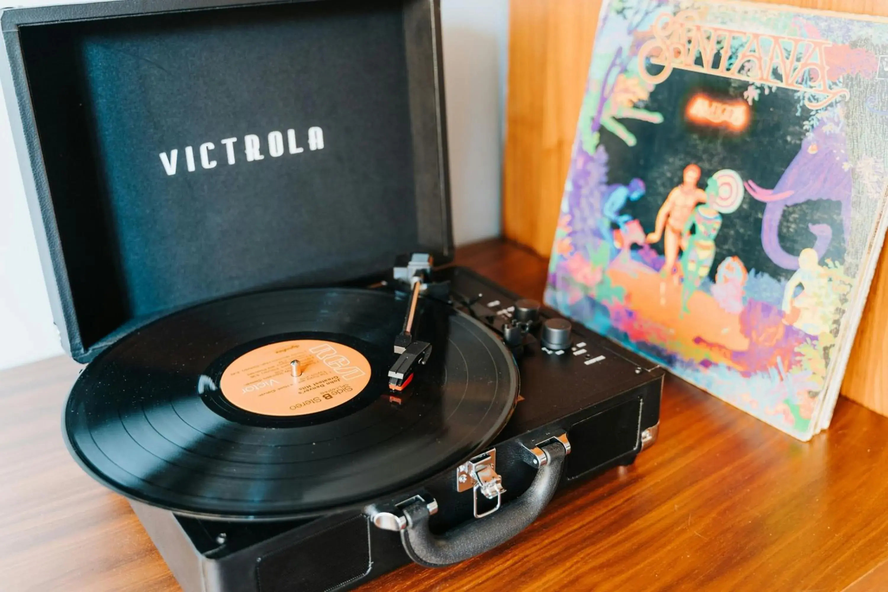 Deluxe Corner King Room in Renaissance Saint Elm Dallas Downtown Hotel Deluxe Corner King Room in Renaissance Saint Elm Dallas Downtown Hotel