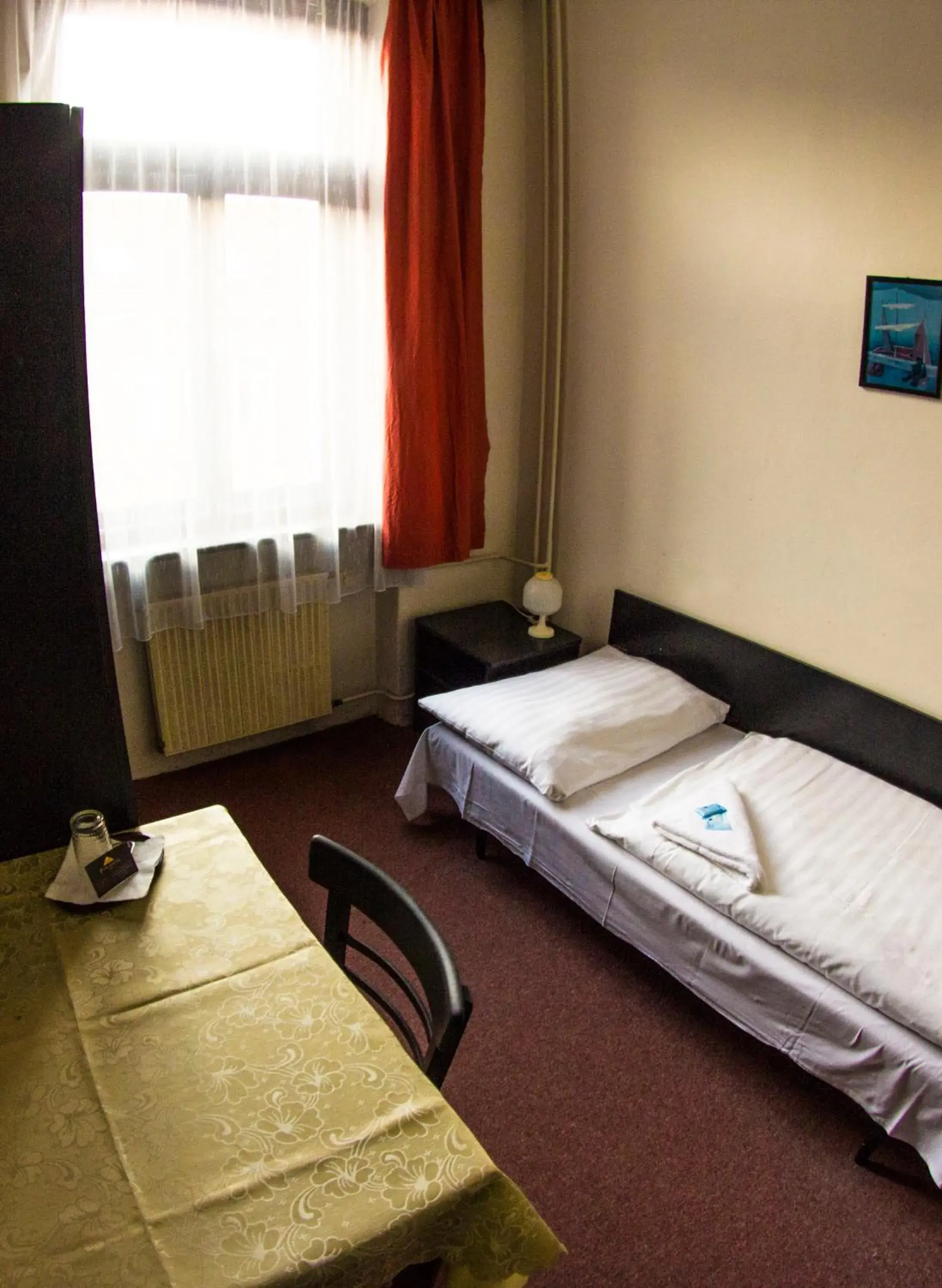 Economy Single Room in Hotel Pyramida Economy Single Room in Hotel Pyramida