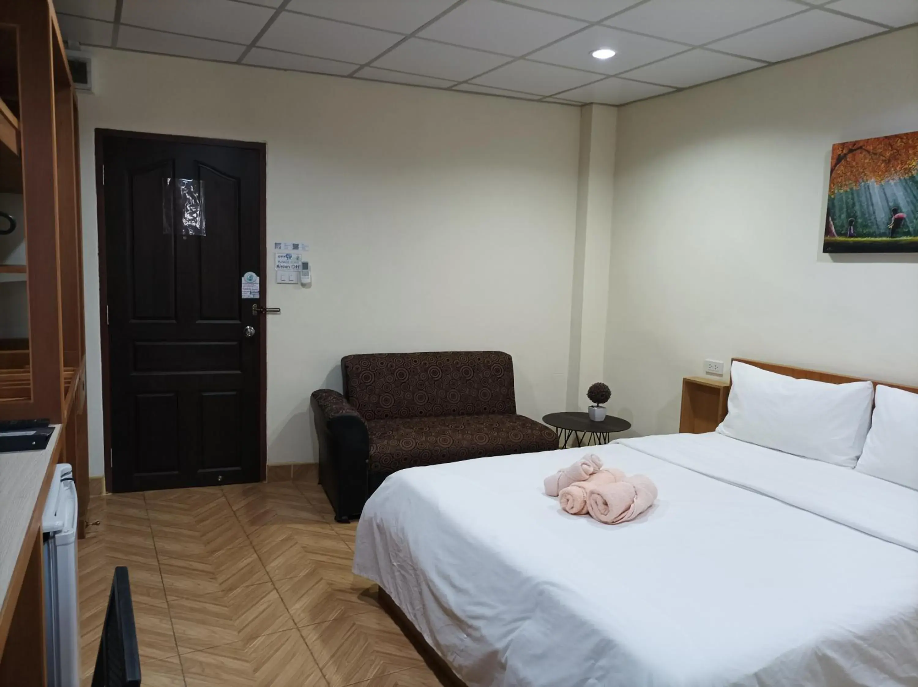 Queen Room in Double D Rooms & Cafe Queen Room in Double D Rooms & Cafe