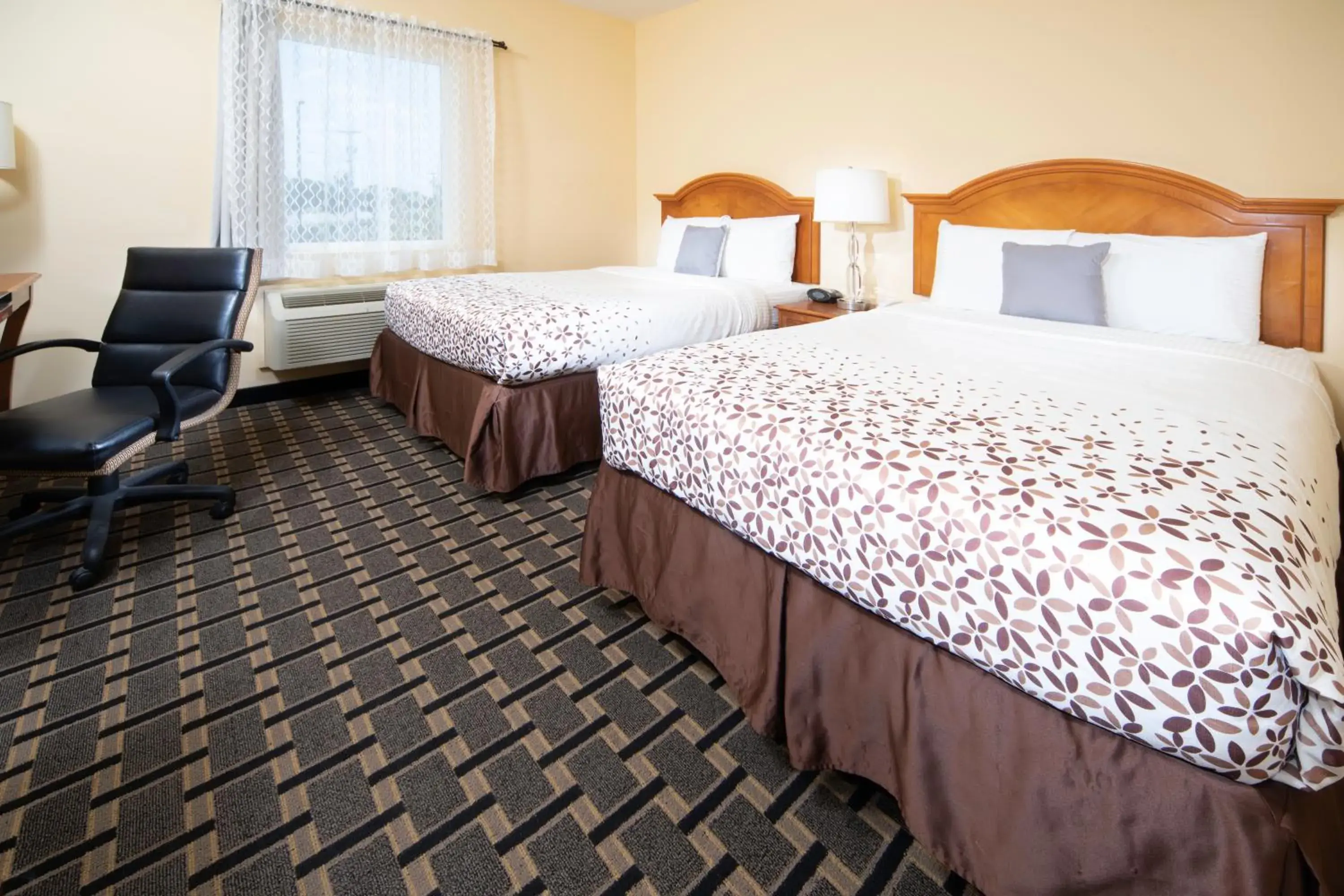 Double Room - Disability Access in Mt. Rose Hotel Double Room - Disability Access in Mt. Rose Hotel