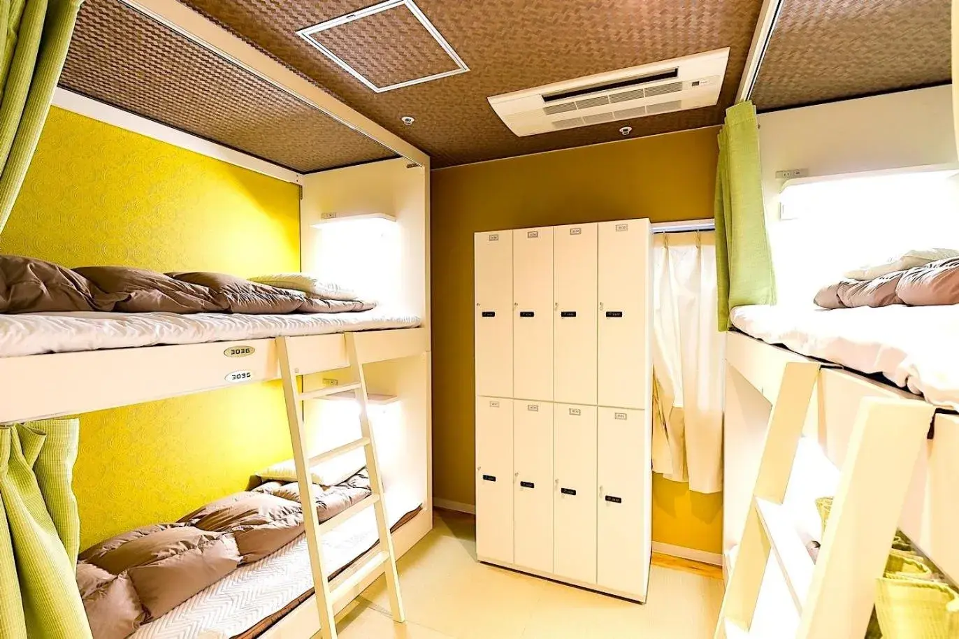 Bunk Bed in Female Dormitory Room in Guesthouse Kobe Nadeshikoya Bunk Bed in Female Dormitory Room in Guesthouse Kobe Nadeshikoya