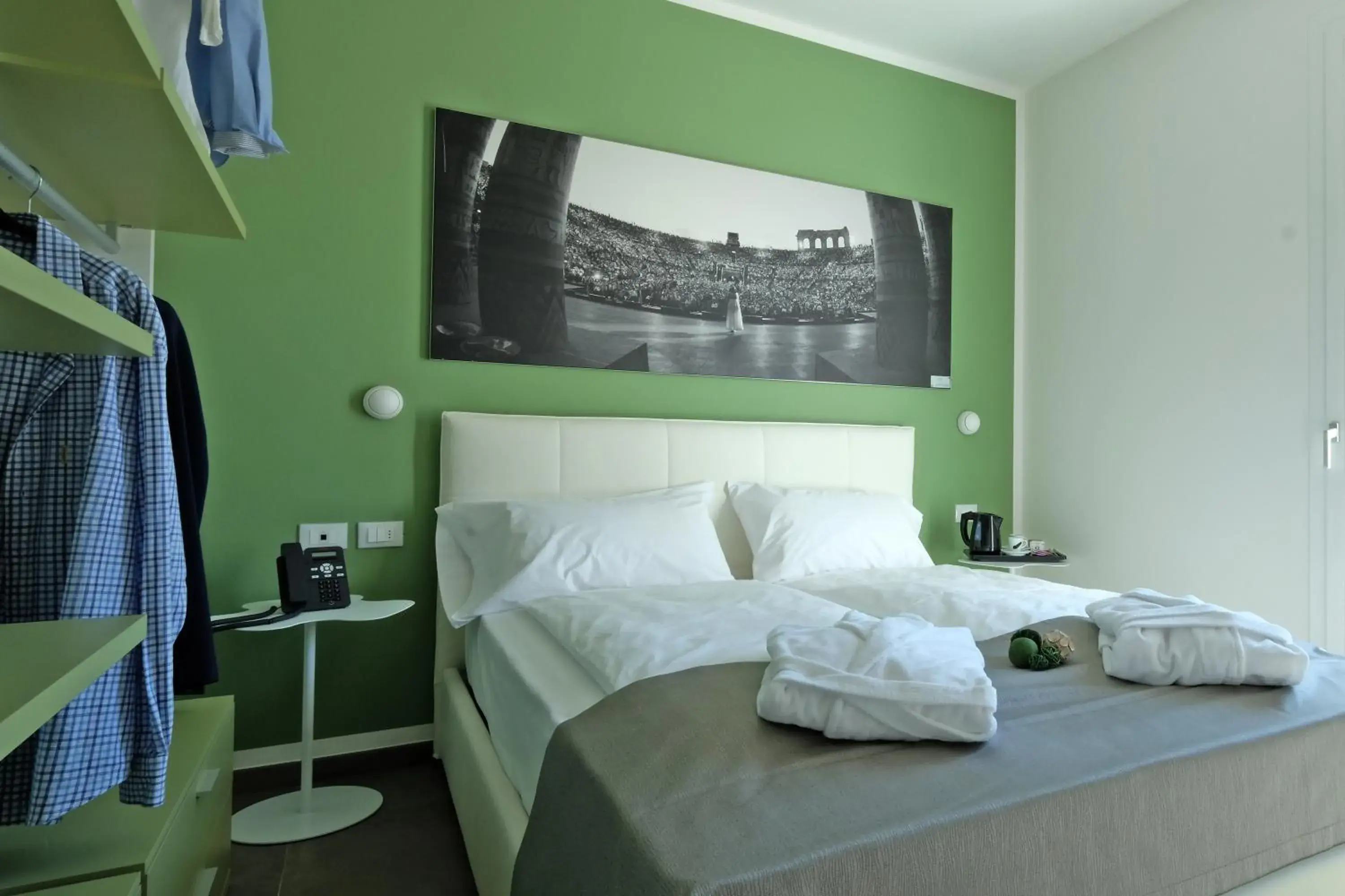 Deluxe One Bedroom Apartment with terrace and Lake View (4 Adults) in Relais Villa Clodia Deluxe One Bedroom Apartment with terrace and Lake View (4 Adults) in Relais Villa Clodia