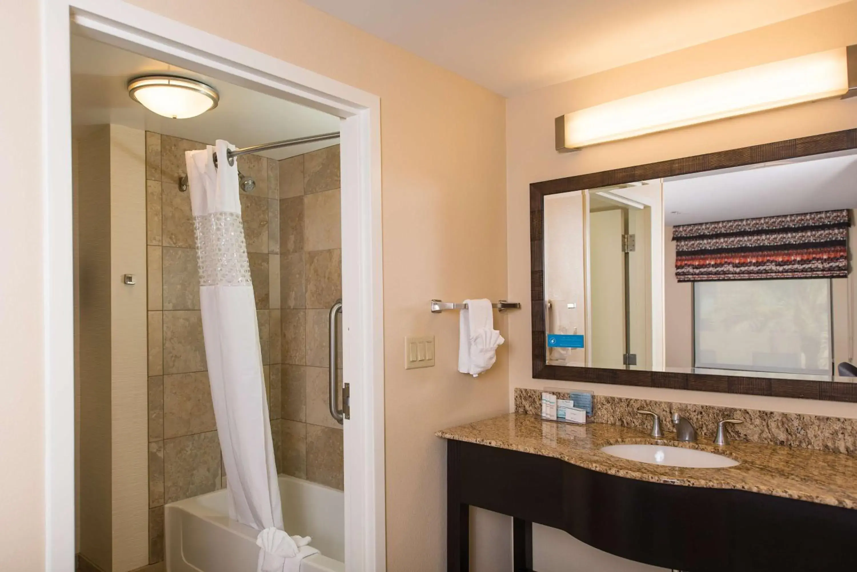 Queen Room with Two Queen Beds - Mobility and Hearing Access/Non-Smoking in Hampton Inn & Suites Phoenix Chandler Fashion Center Queen Room with Two Queen Beds - Mobility and Hearing Access/Non-Smoking in Hampton Inn & Suites Phoenix Chandler Fashion Center