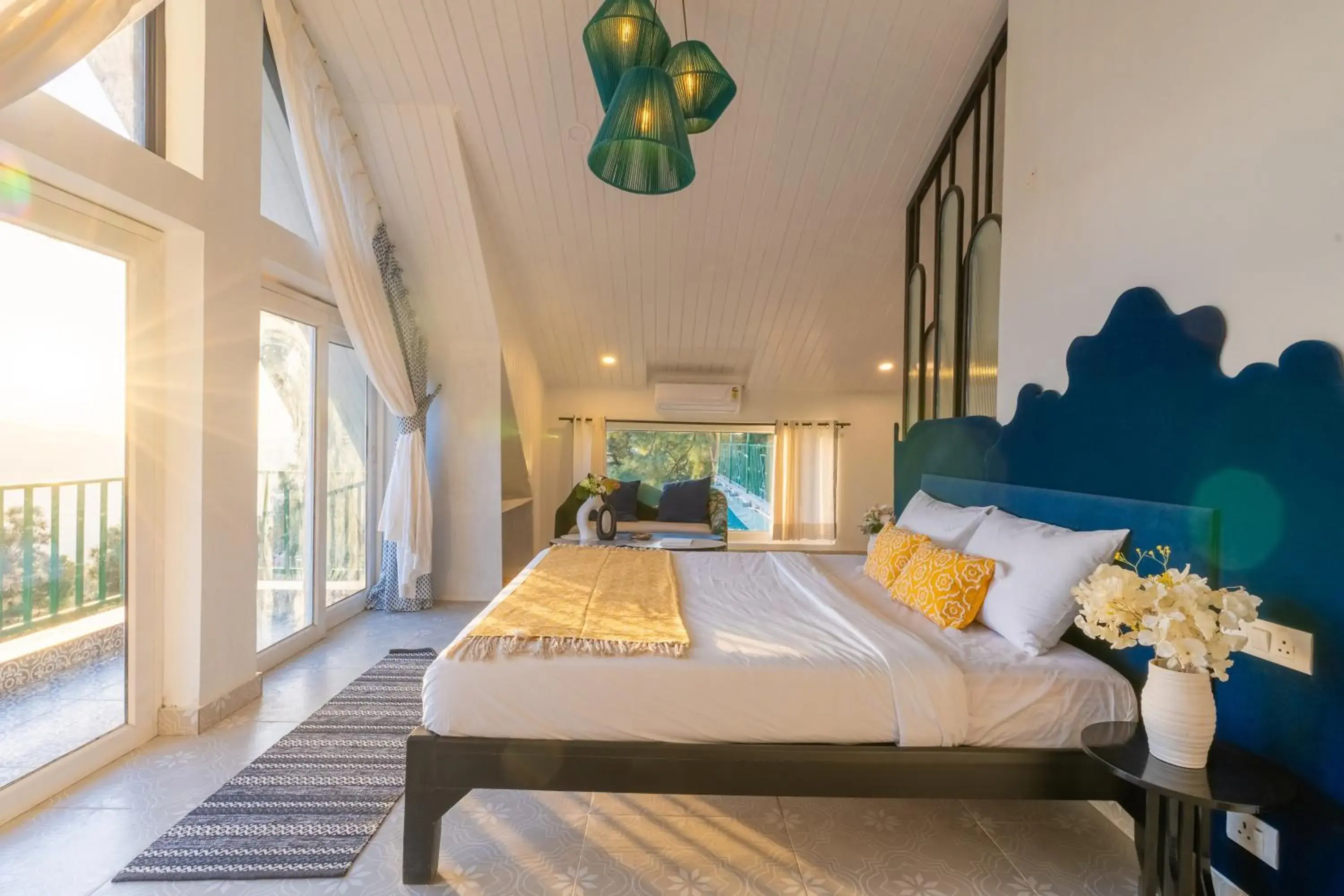 Sleepy Blue in Seclude Kasauli, Himachal Pradesh Sleepy Blue in Seclude Kasauli, Himachal Pradesh