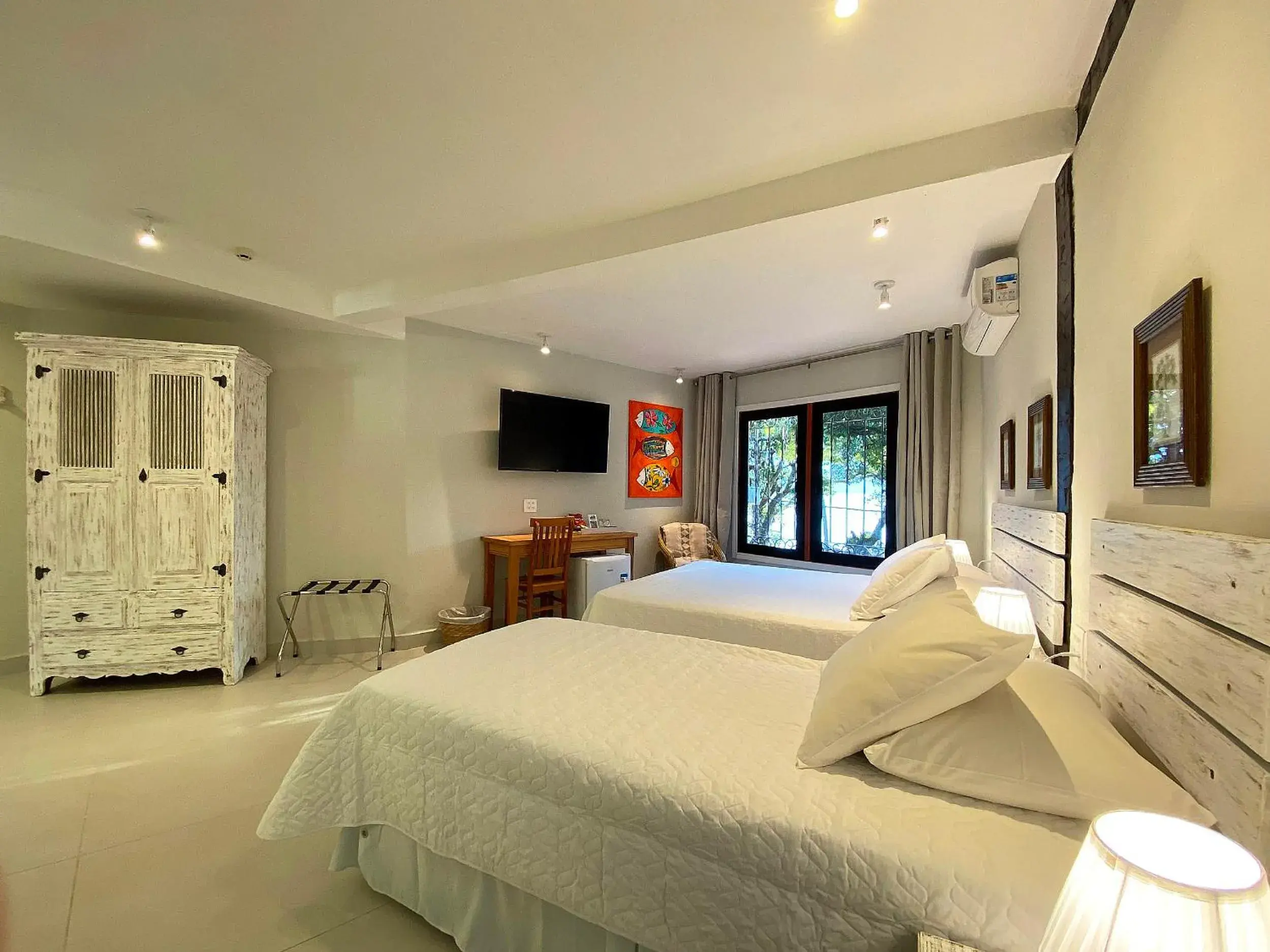 Superior Triple Room with Sea View in Porto Pacuíba Hotel Superior Triple Room with Sea View in Porto Pacuíba Hotel