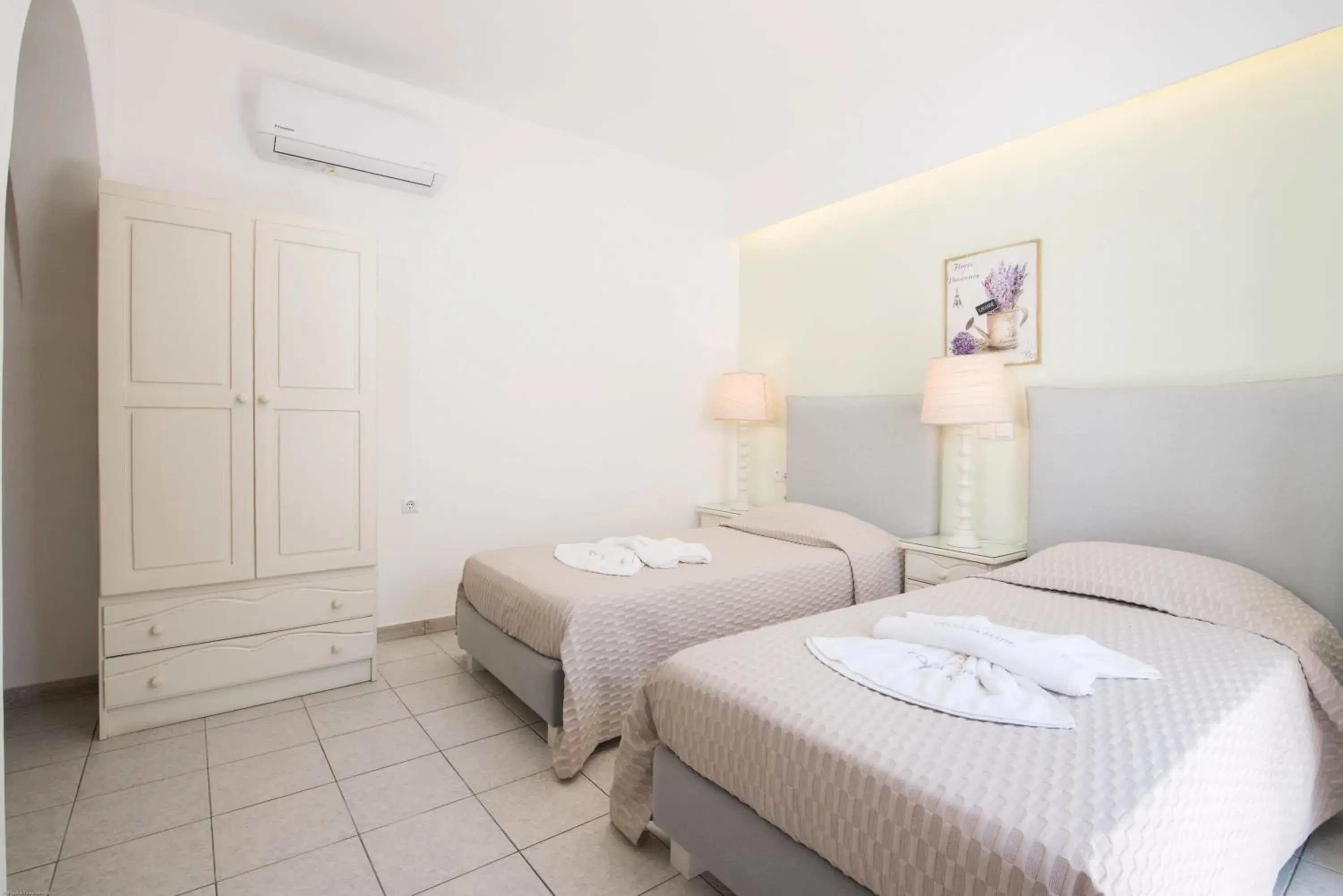 Double or Twin Room with City View in Georgia Mare Double or Twin Room with City View in Georgia Mare