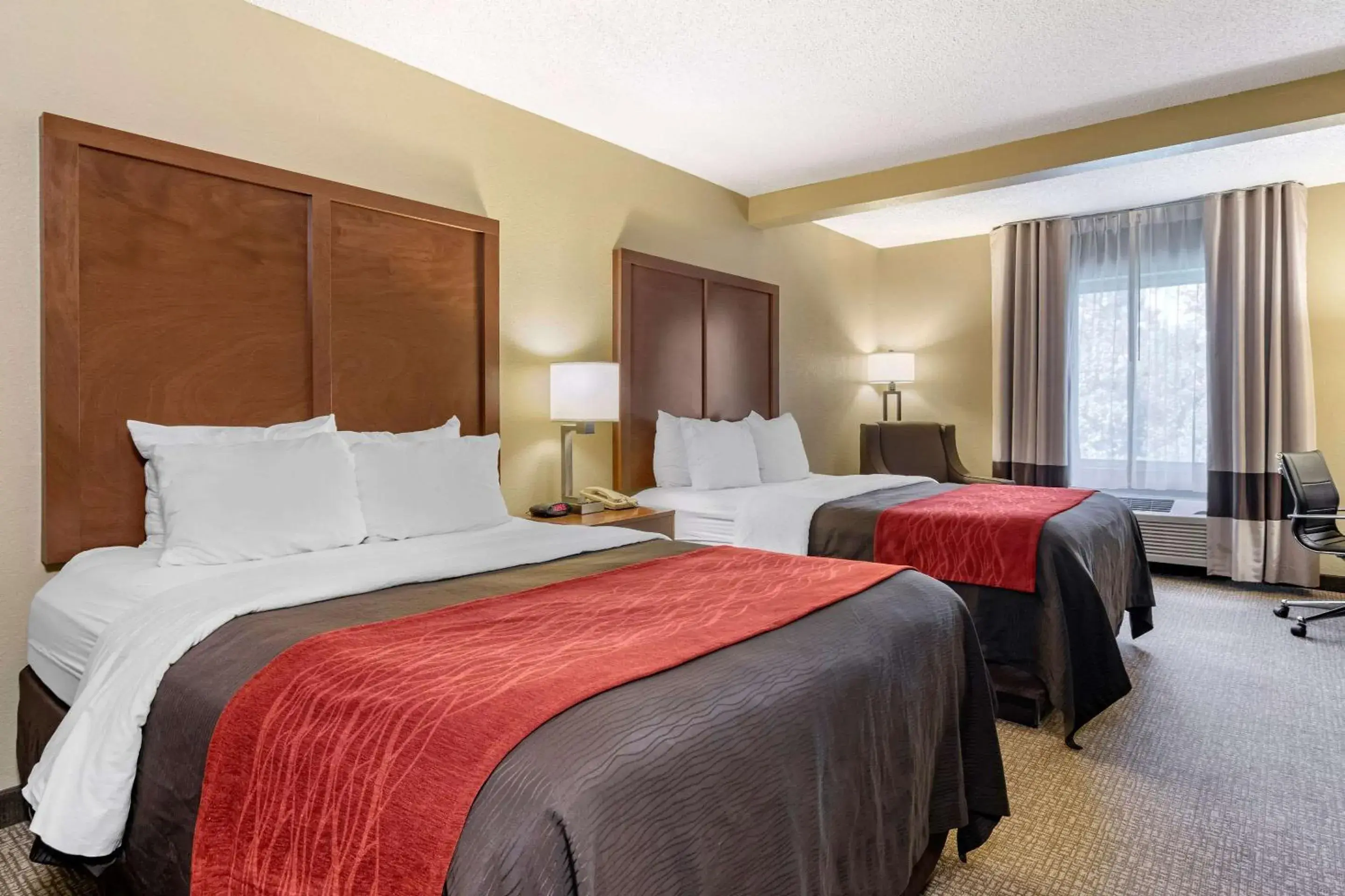 Queen Room in Comfort Inn & Suites Suwanee - Sugarloaf Queen Room in Comfort Inn & Suites Suwanee - Sugarloaf