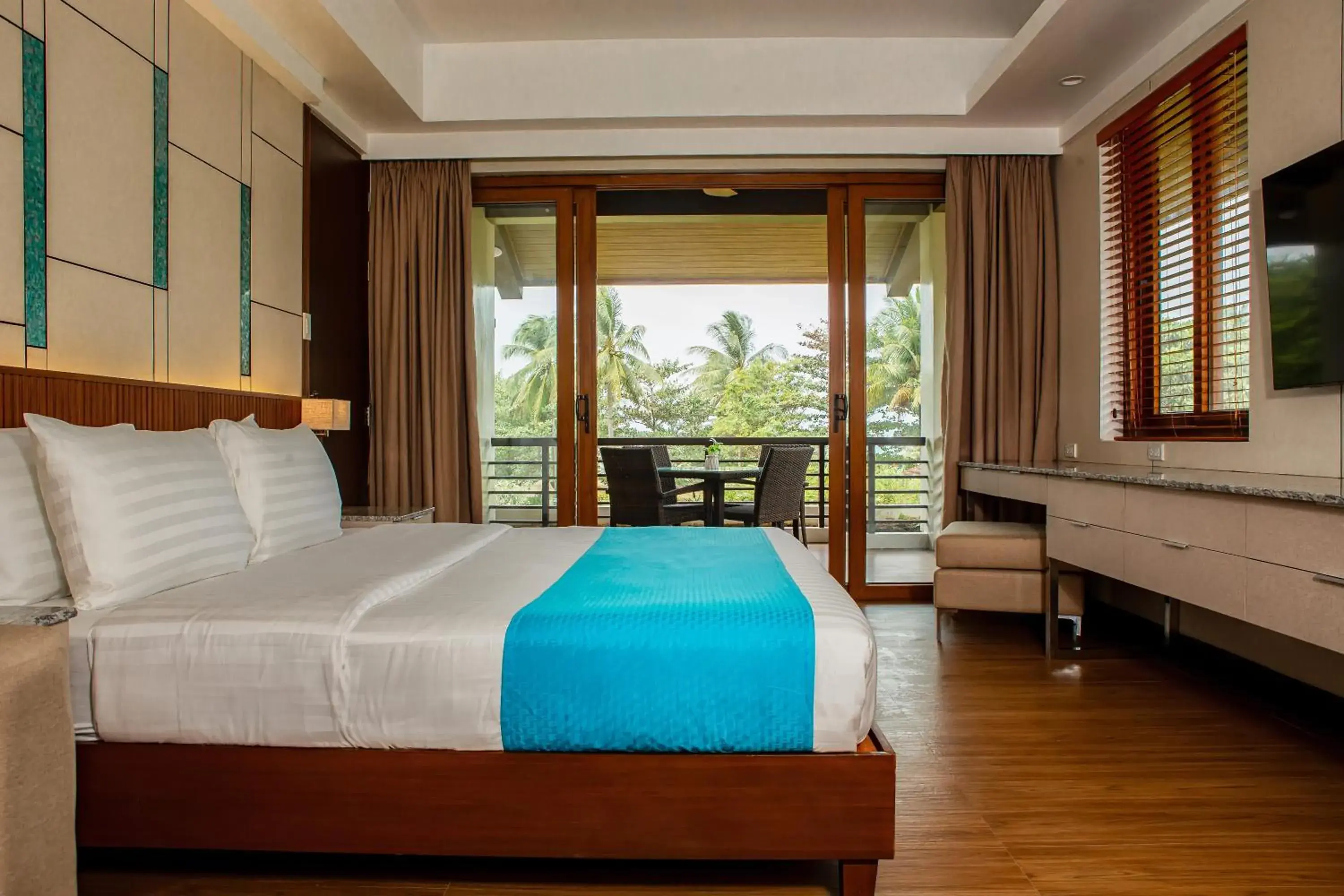 King Premiere in Solina Beach & Nature Resort King Premiere in Solina Beach & Nature Resort