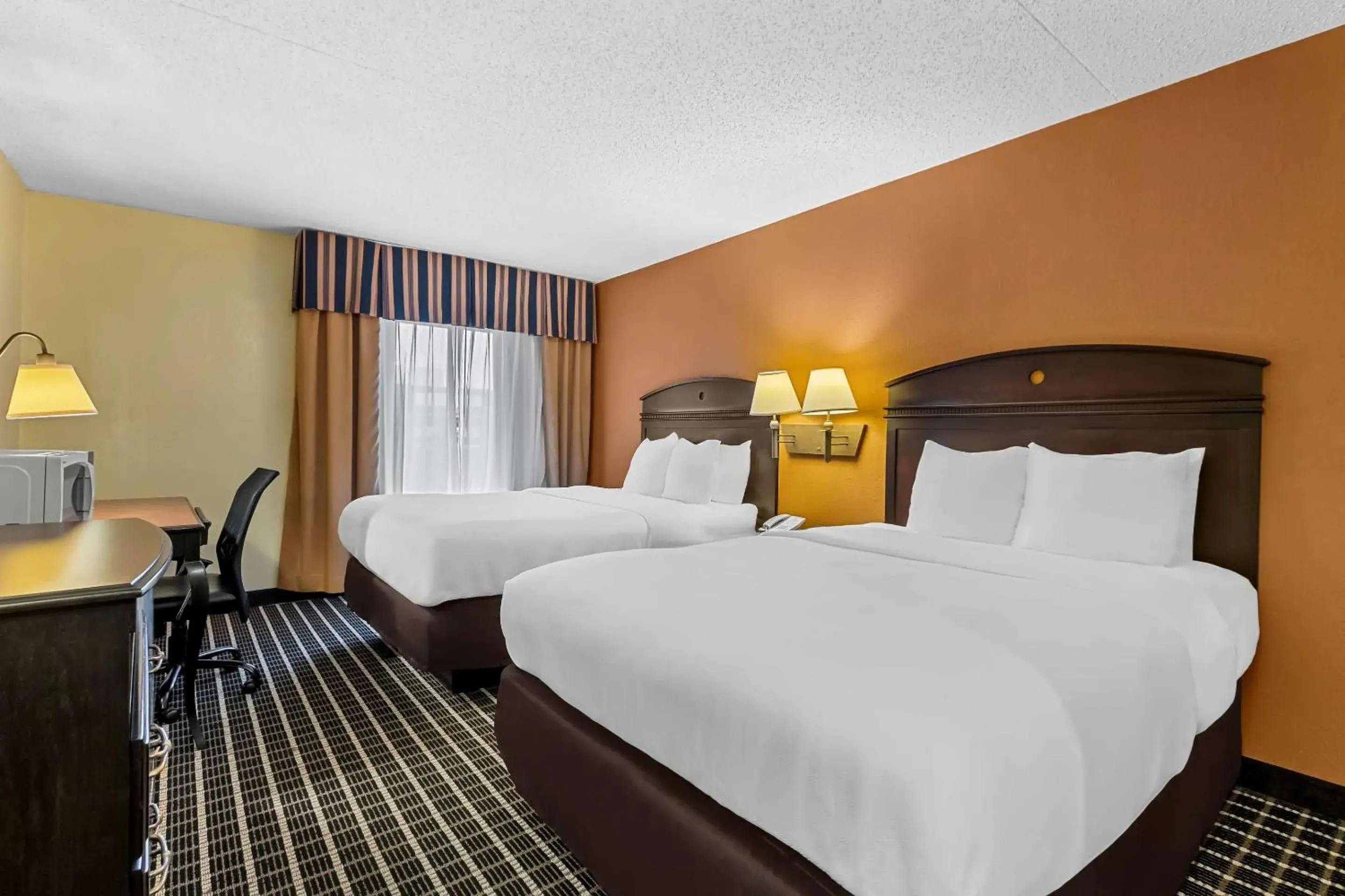 Double Room with Two Double Beds in Comfort Inn & Suites Somerset - New Brunswick Double Room with Two Double Beds in Comfort Inn & Suites Somerset - New Brunswick