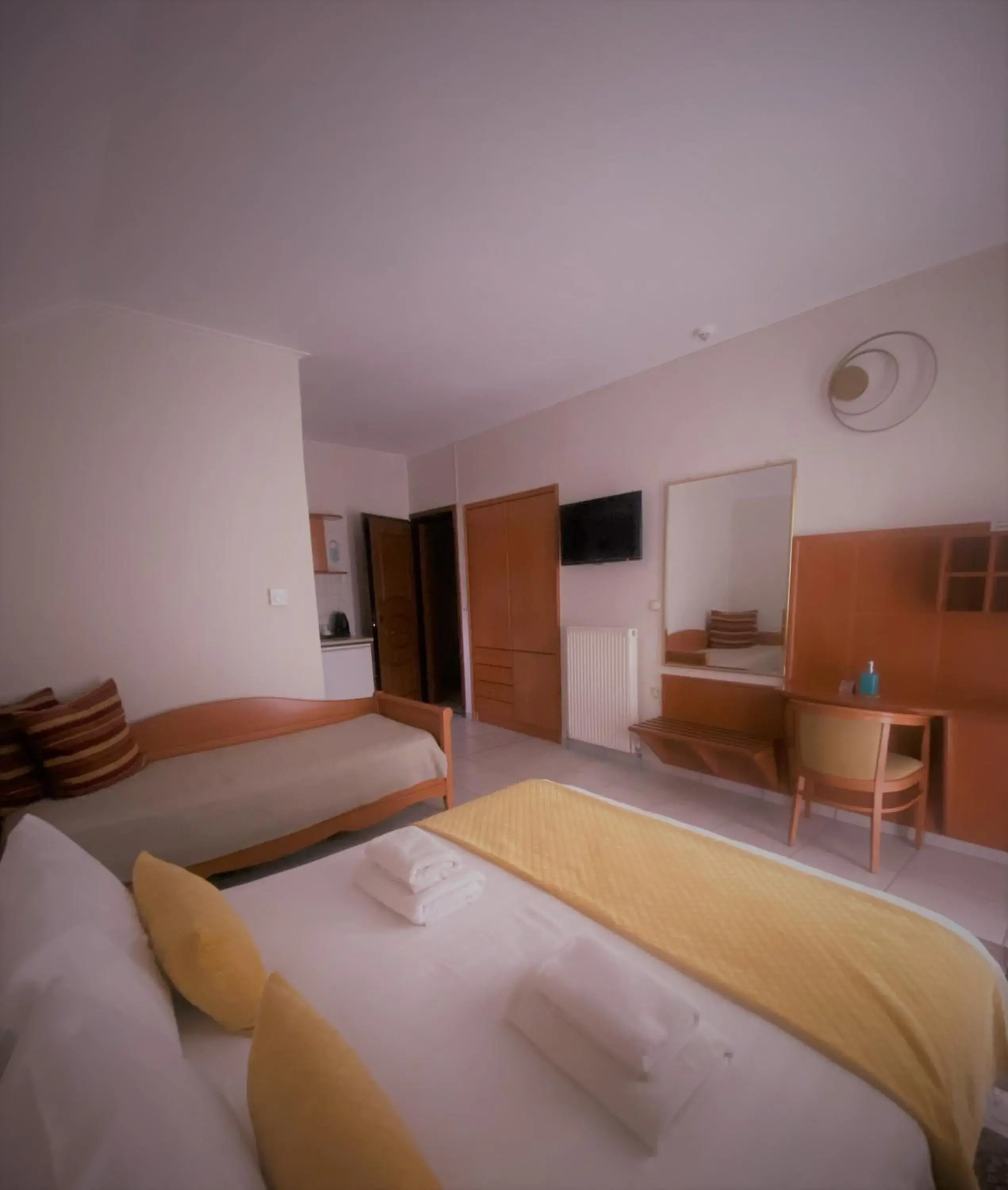 Budget Double Room - single occupancy in Villa Pantheon Budget Double Room - single occupancy in Villa Pantheon