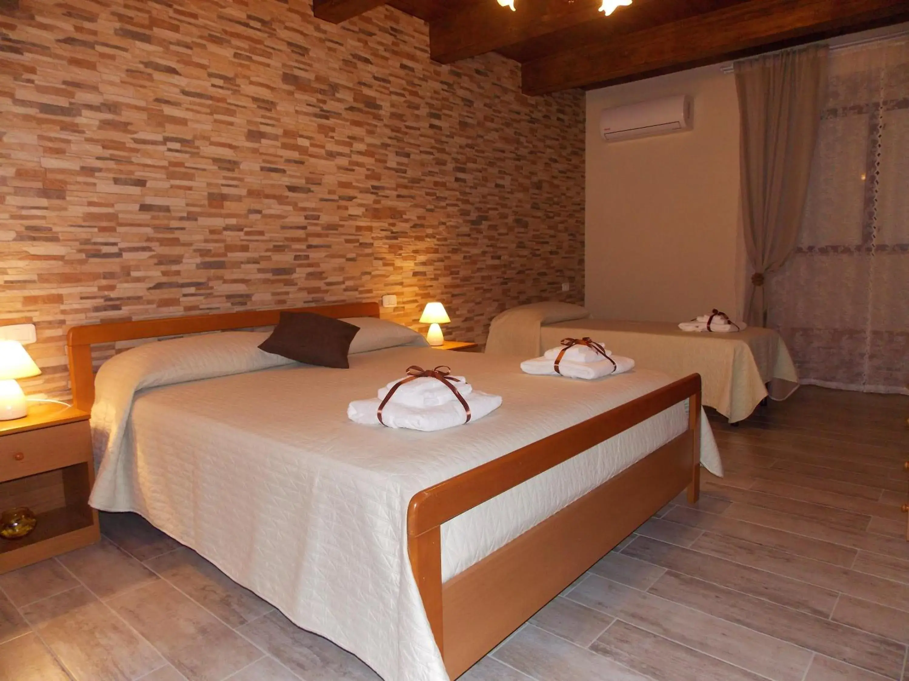 Family Room with Bathroom - single occupancy in Il Vicoletto Family Room with Bathroom - single occupancy in Il Vicoletto