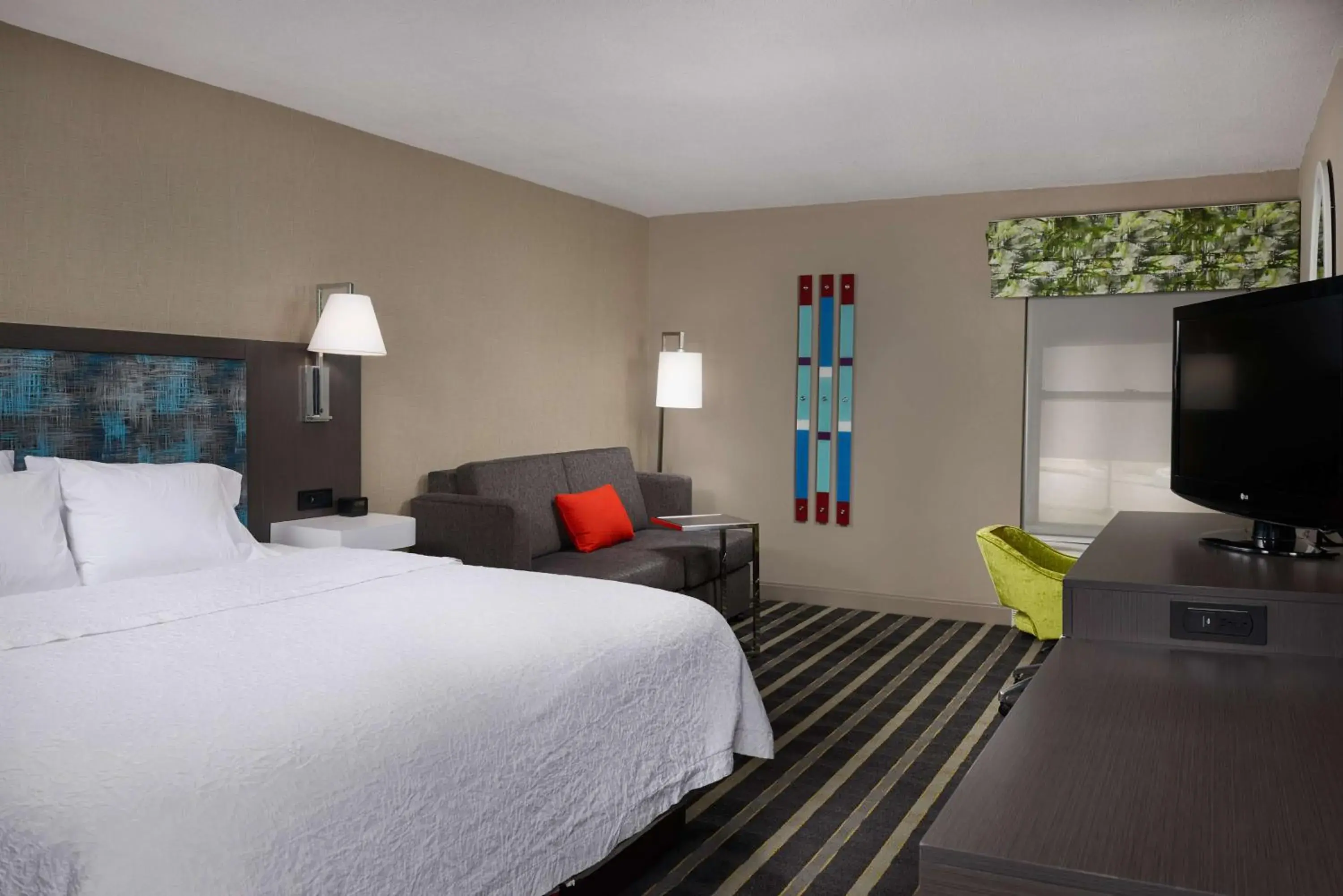 King Room with Sofa Bed - Non-Smoking in Hampton Inn Eagle Pass King Room with Sofa Bed - Non-Smoking in Hampton Inn Eagle Pass