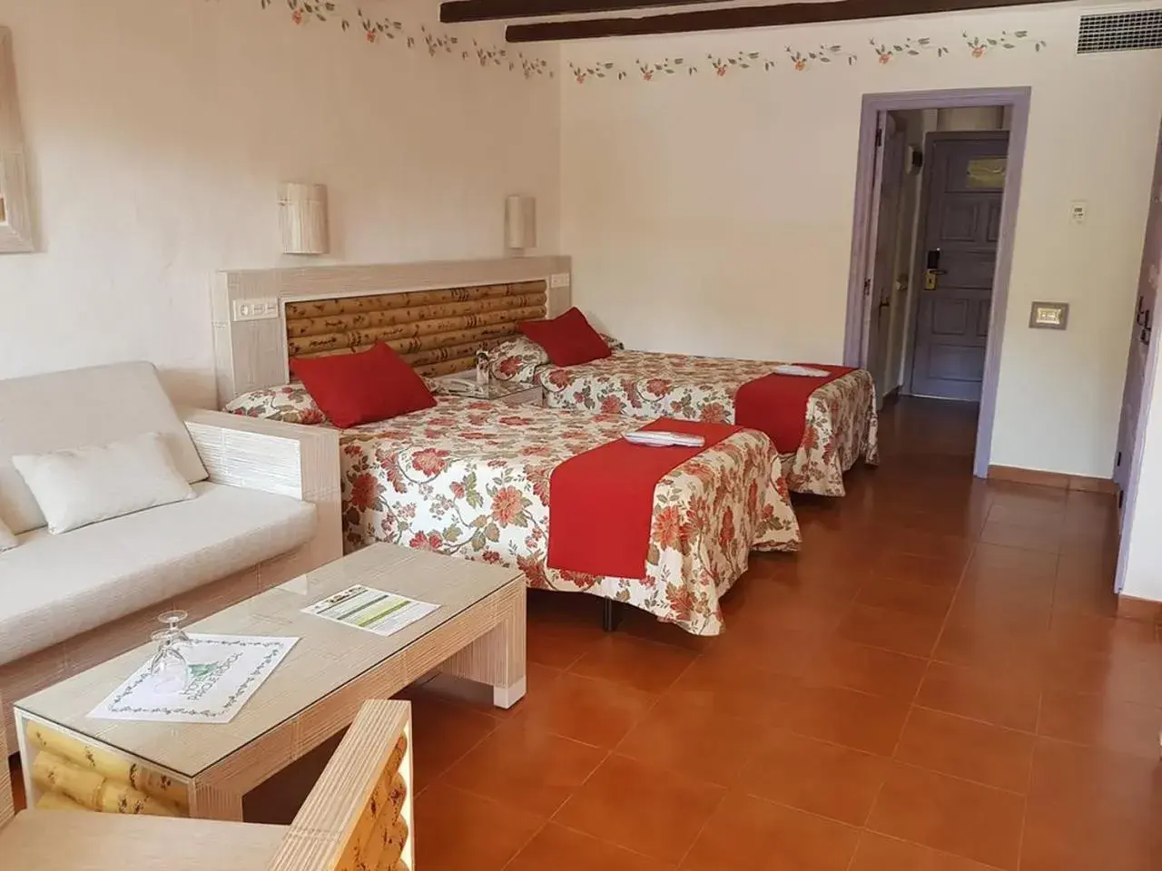 Triple Room in Hotel Parque Tropical Triple Room in Hotel Parque Tropical