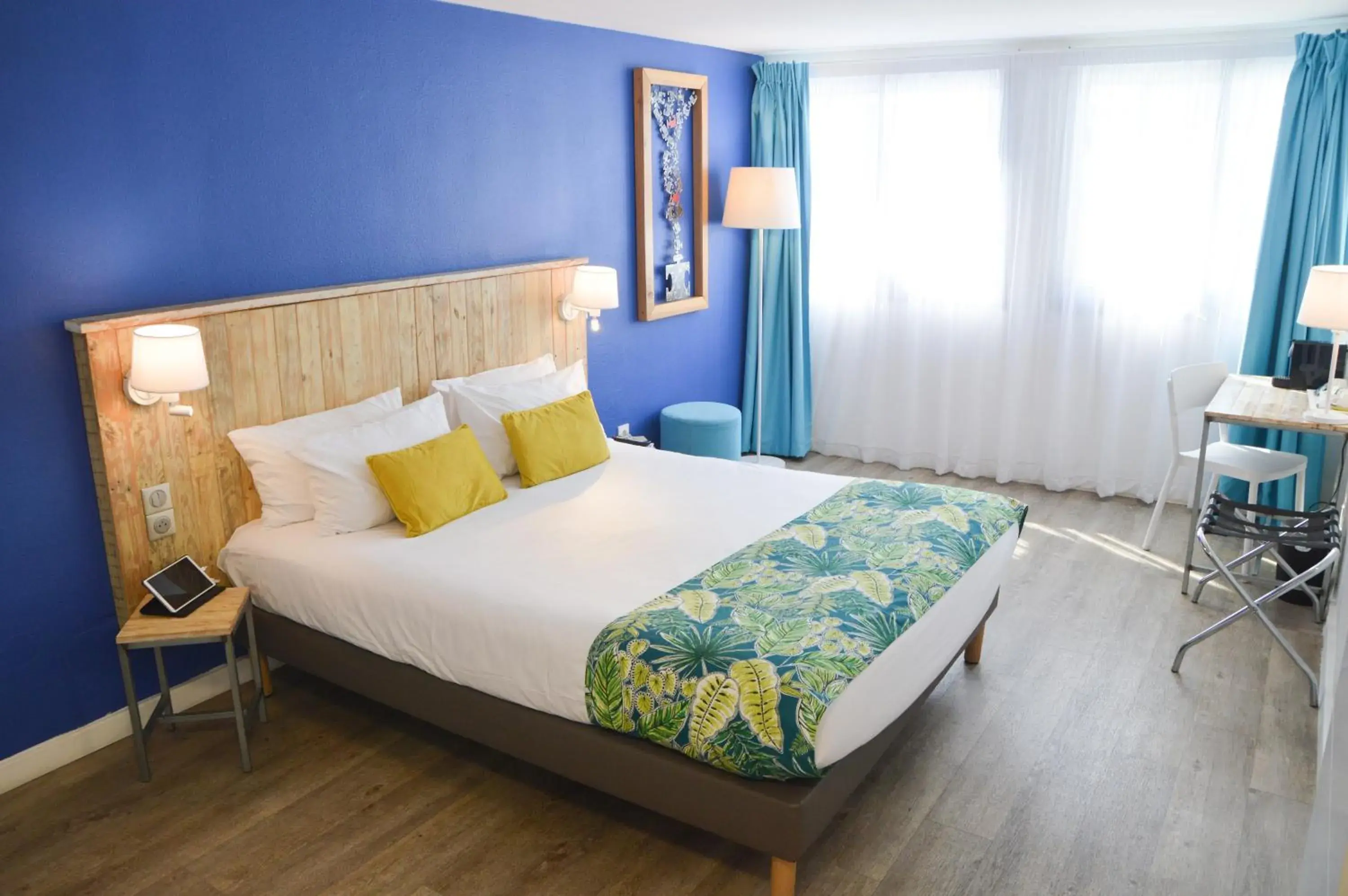 Superior Double Room in Hôtel Le Grand Bleu Superior Double Room in Hôtel Le Grand Bleu