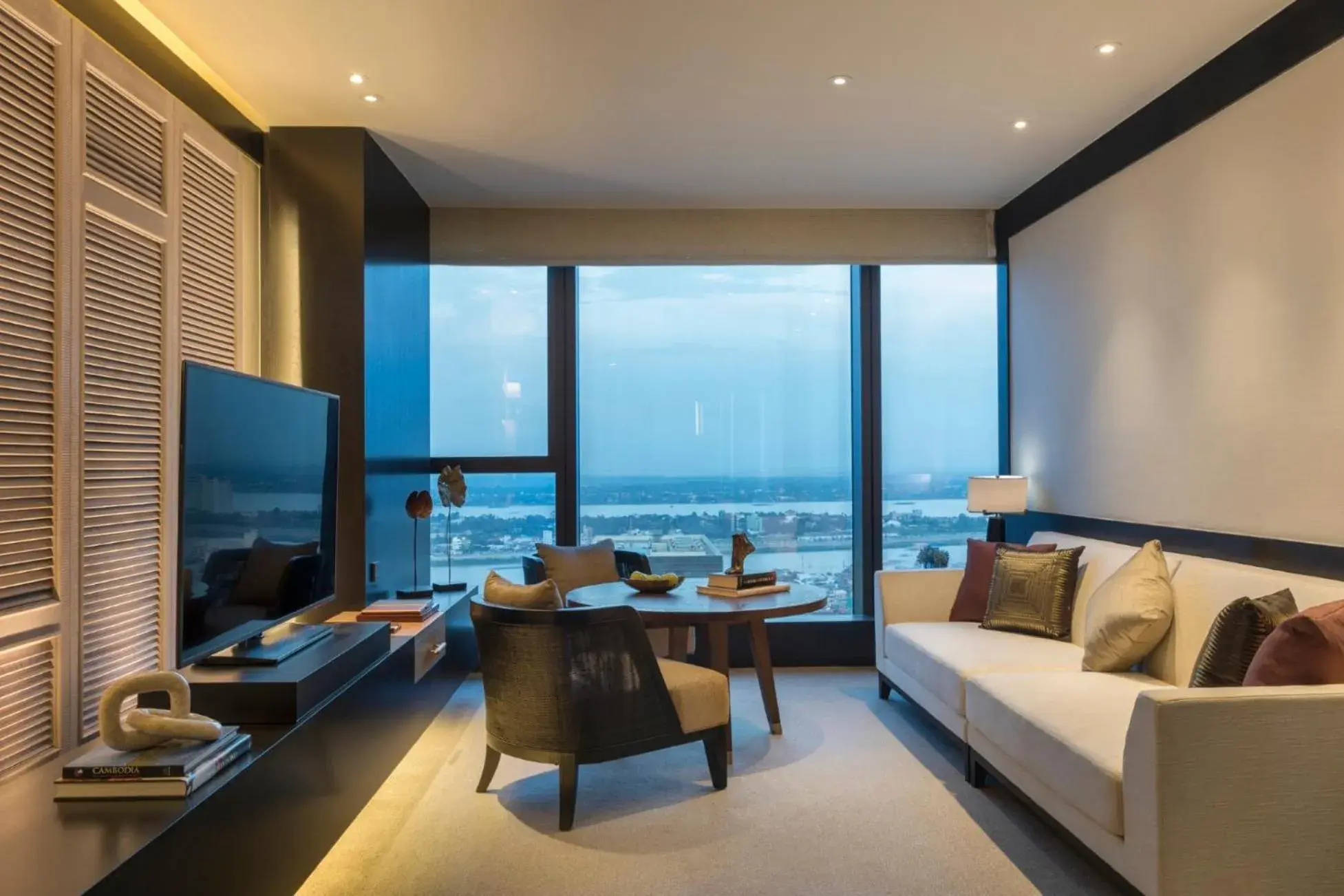 Two-Bedroom Suite in Rosewood Phnom Penh Two-Bedroom Suite in Rosewood Phnom Penh