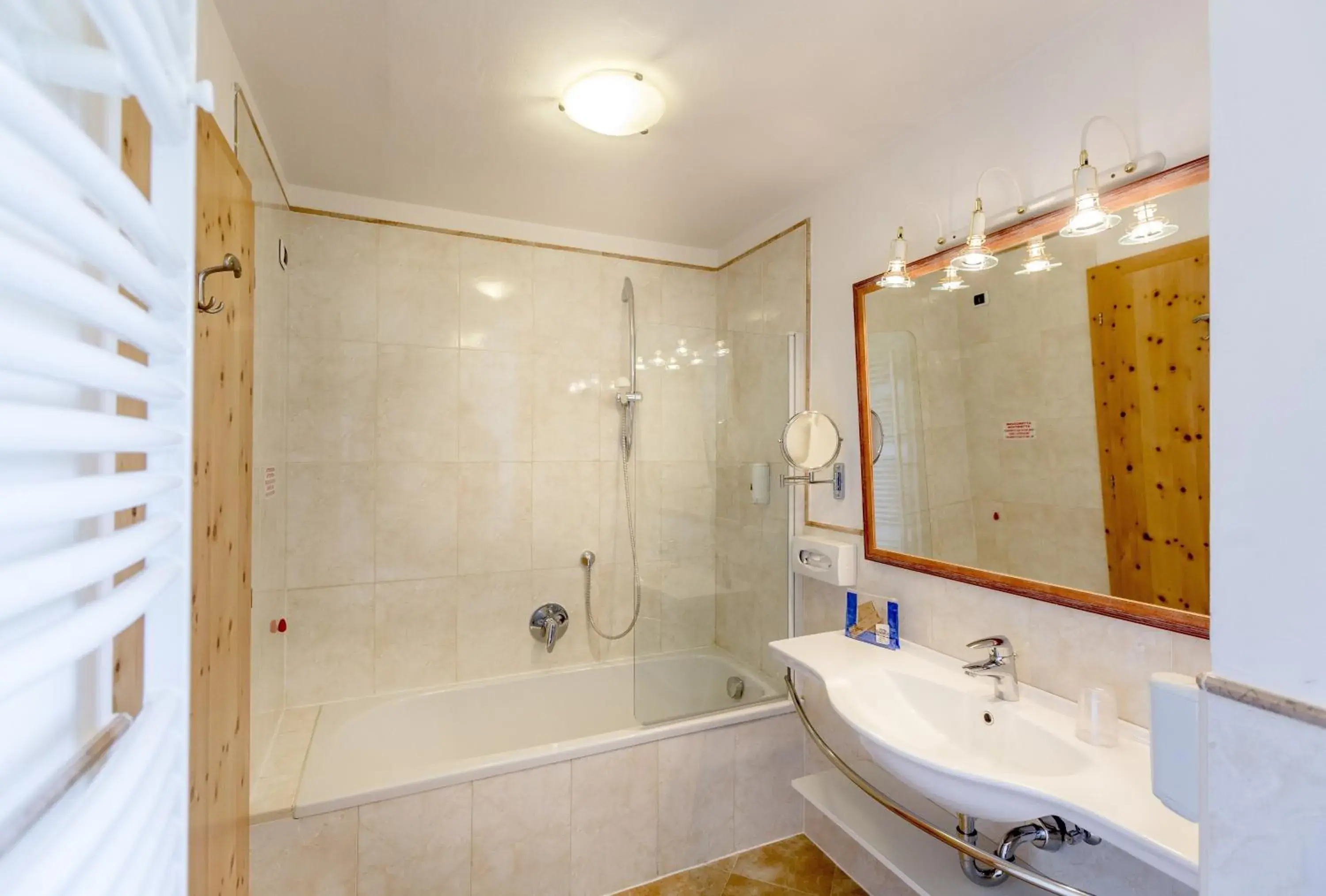 Double or Twin Room with Balcony in Diamant Spa Resort Double or Twin Room with Balcony in Diamant Spa Resort