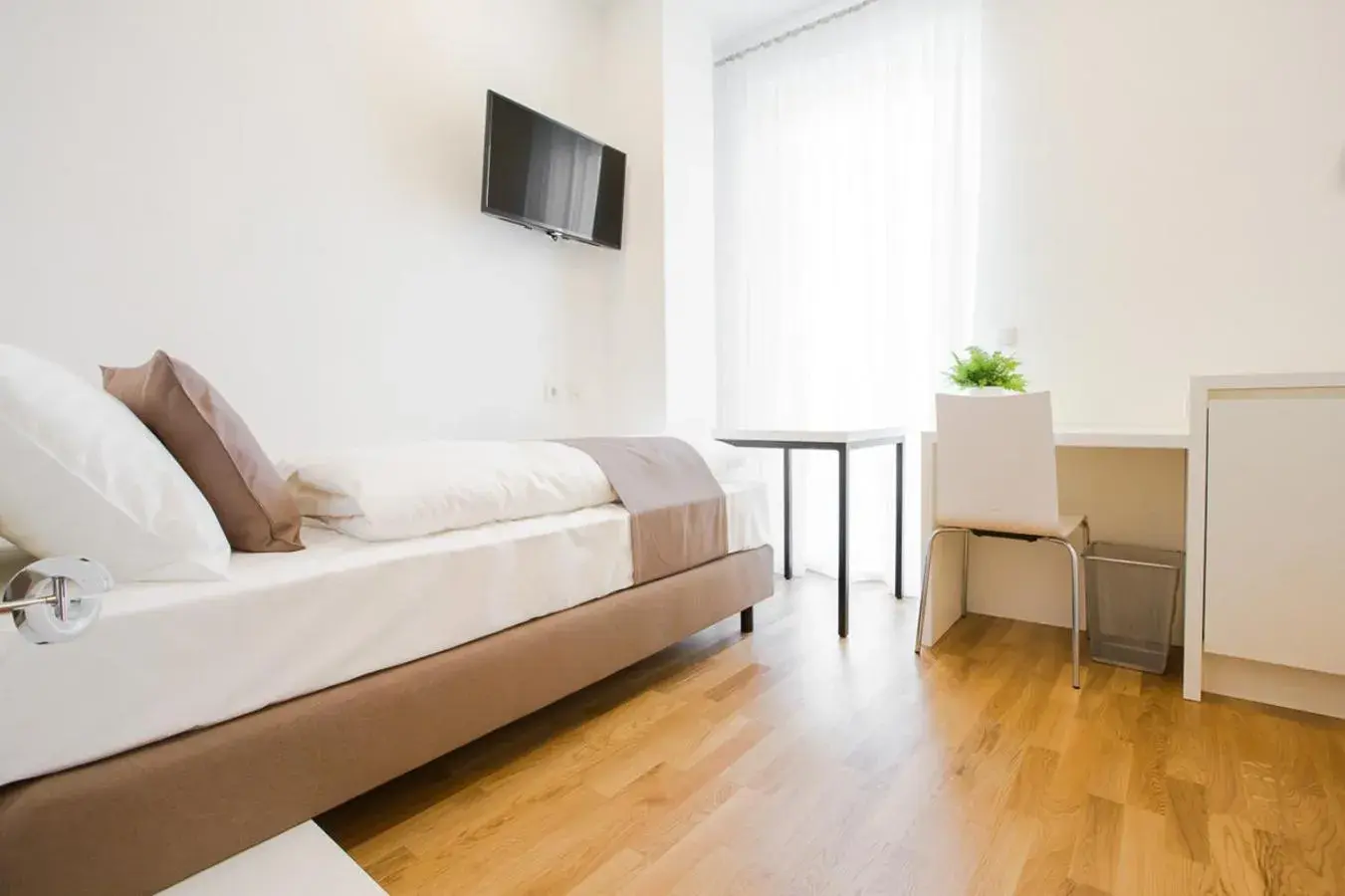 Single Room with Terrace in SHOME Hotel Graz I Self-Check-In I Free Parking Single Room with Terrace in SHOME Hotel Graz I Self-Check-In I Free Parking