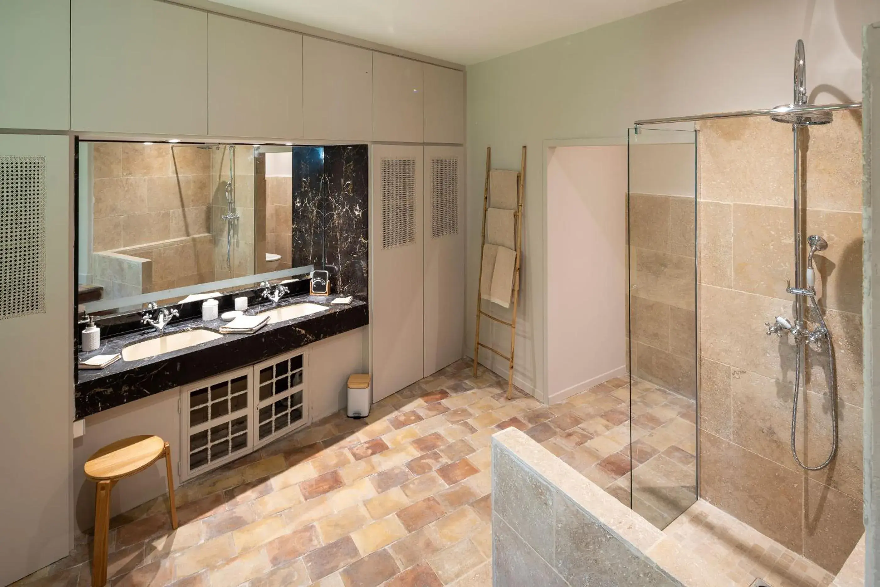 Villa - single occupancy in Hôtel - Restaurant & Spa La Magdeleine - Mathias Dandine Villa - single occupancy in Hôtel - Restaurant & Spa La Magdeleine - Mathias Dandine