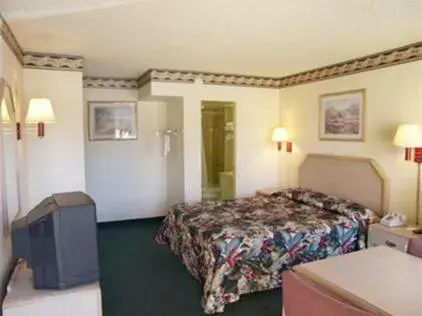 Queen Room - single occupancy in El Dorado Inn Suites - Nogales Queen Room - single occupancy in El Dorado Inn Suites - Nogales