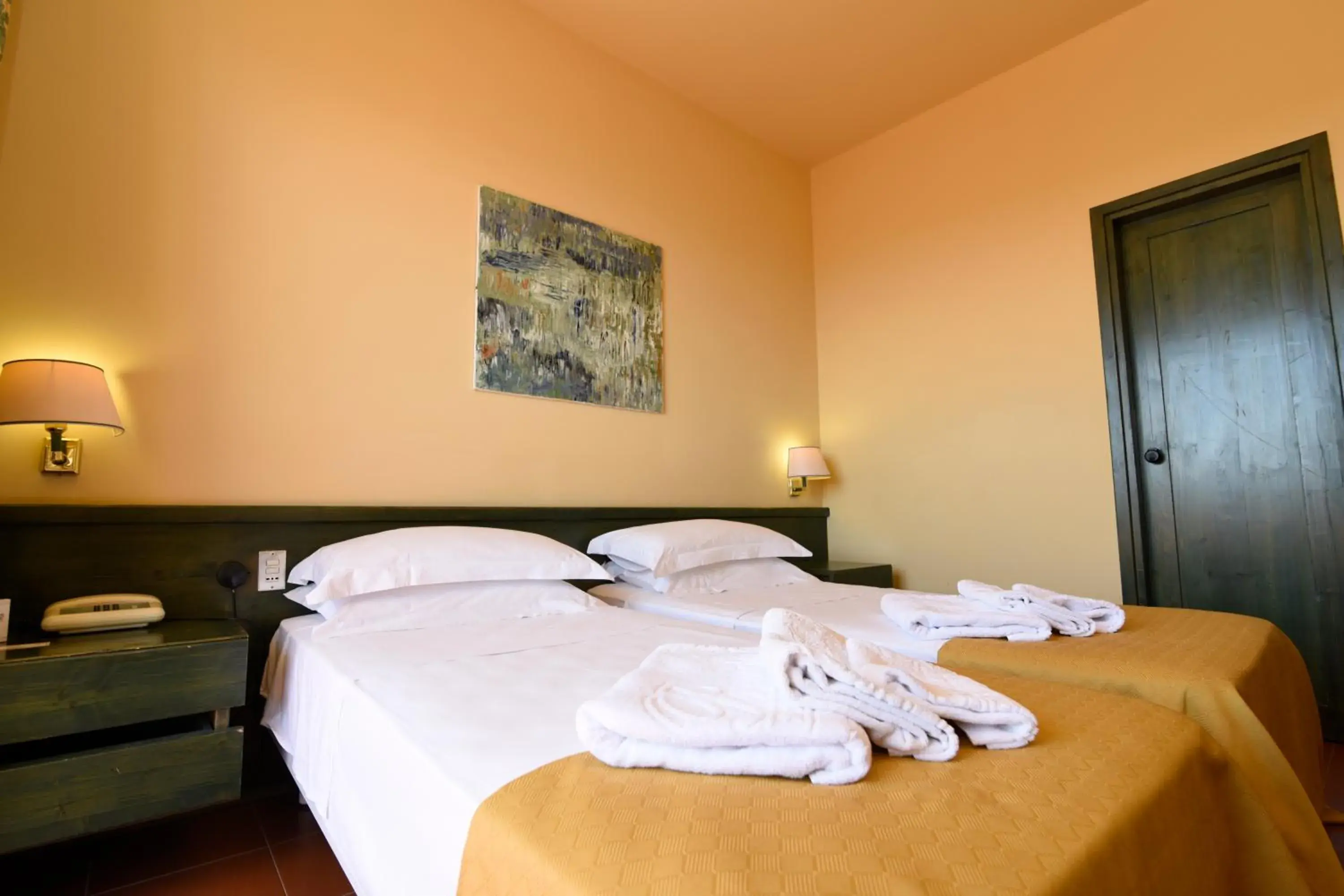 Basic Double or Twin Room in Grand Hotel President Basic Double or Twin Room in Grand Hotel President